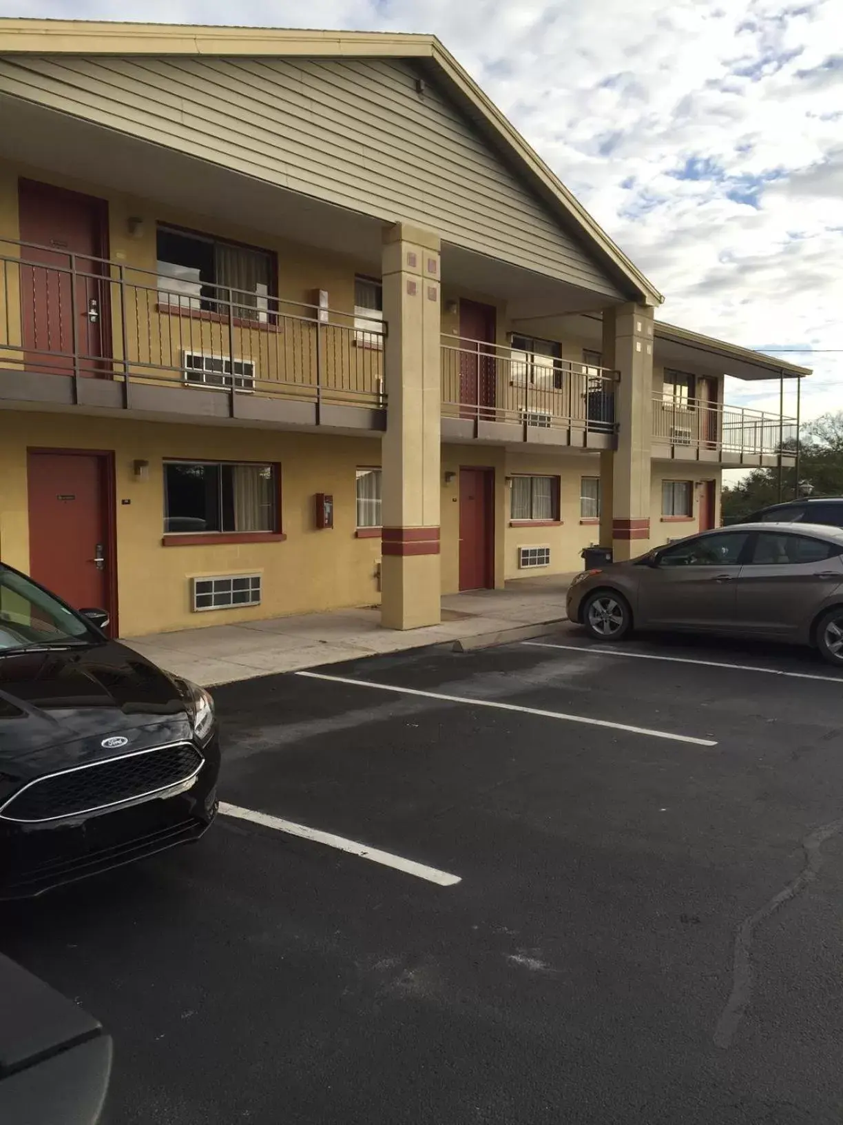 Street view, Property Building in Best Motel Lakeland