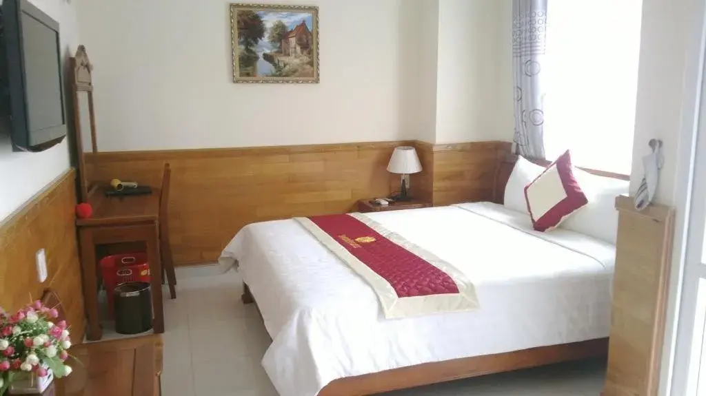 Bed in Hoang Yen Canary Hotel