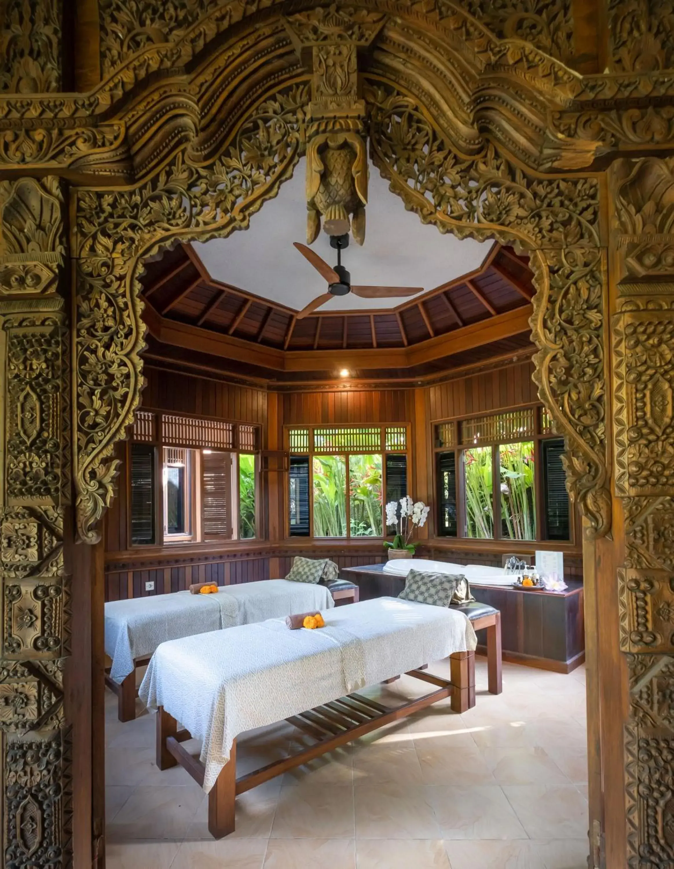 Massage in Bhuwana Ubud Hotel and Farming