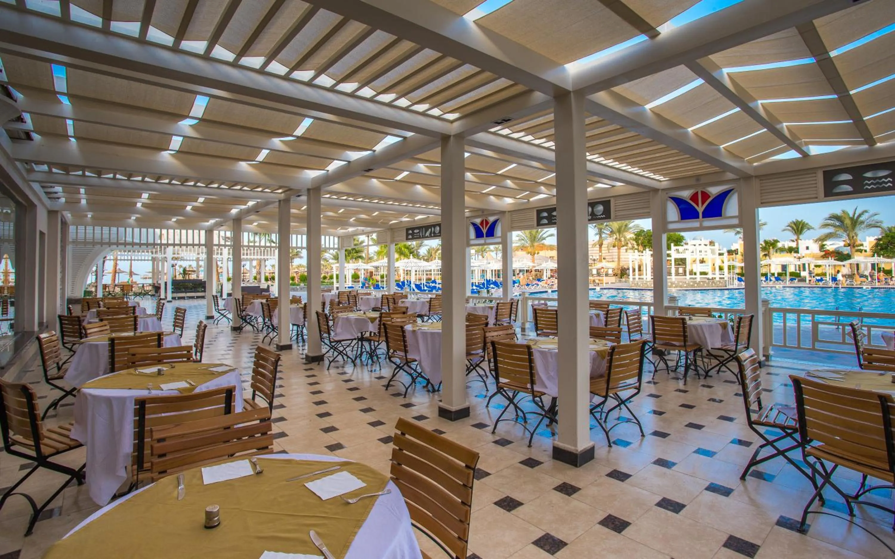 Restaurant/places to eat in Mirage Bay Resort & Aqua Park