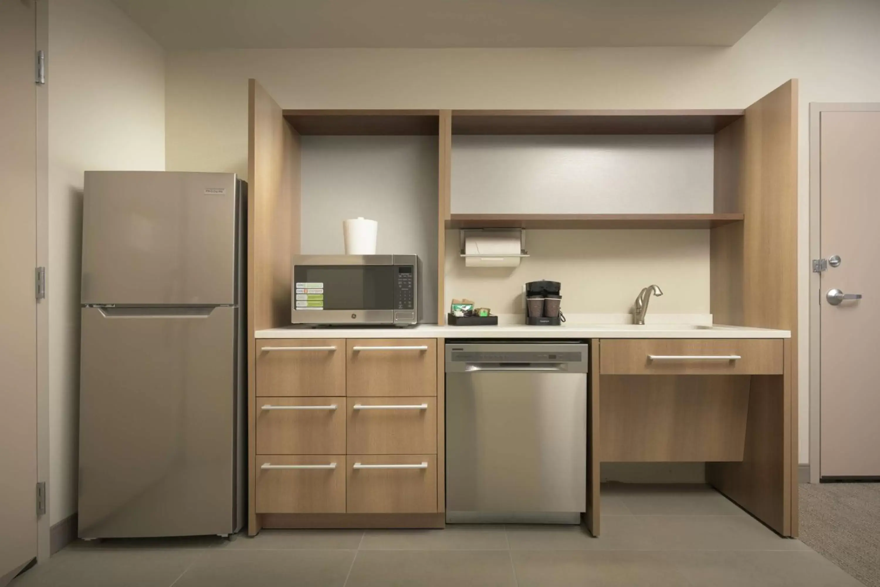 Kitchen or kitchenette, Kitchen/Kitchenette in Home2 Suites By Hilton Atlanta Nw/Kennesaw, Ga