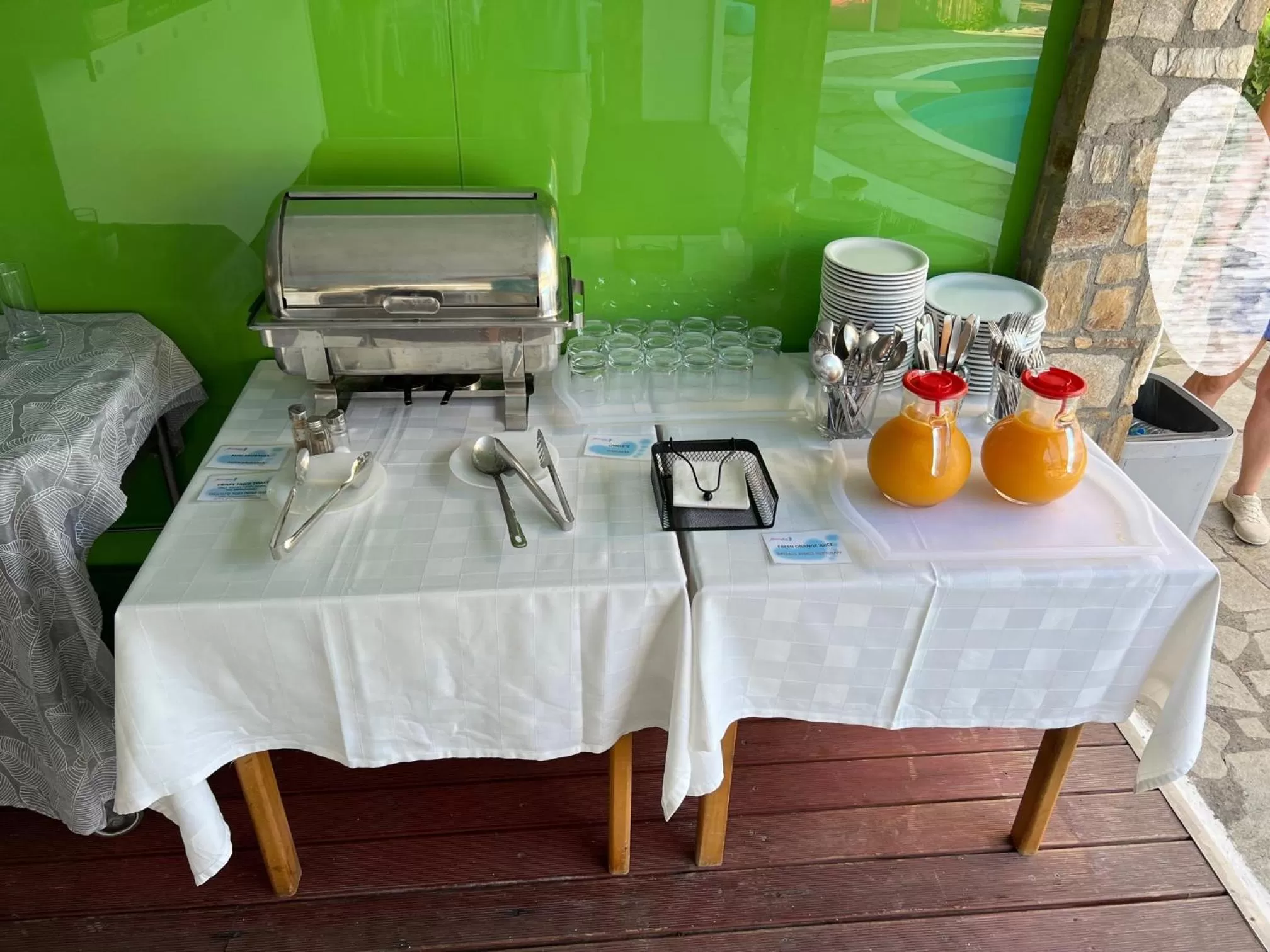 Buffet breakfast in Macedon