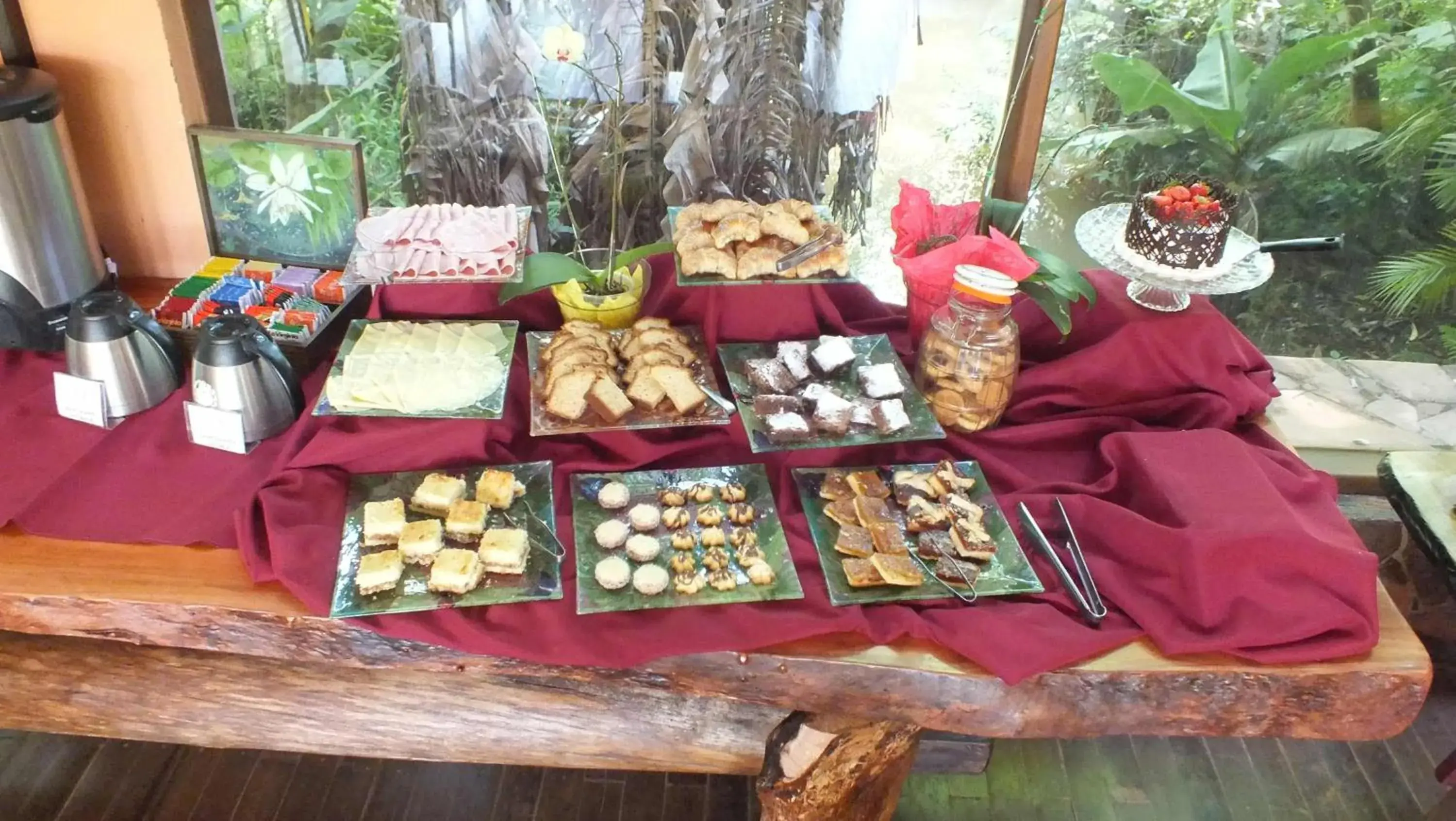 Buffet breakfast in El Pueblito Iguazú