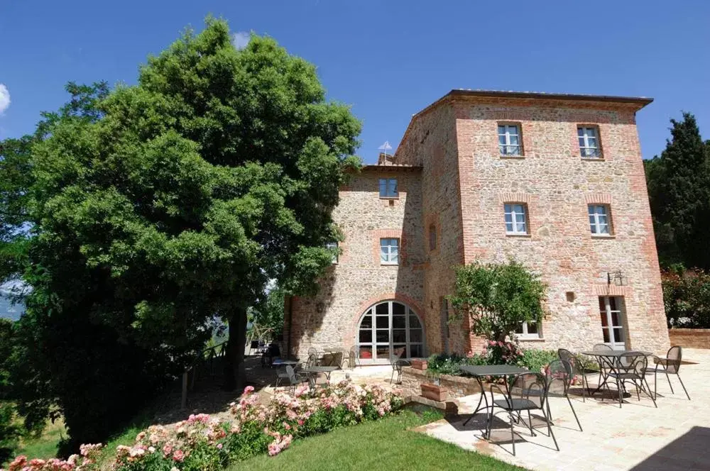 Property Building in Locanda Della Picca