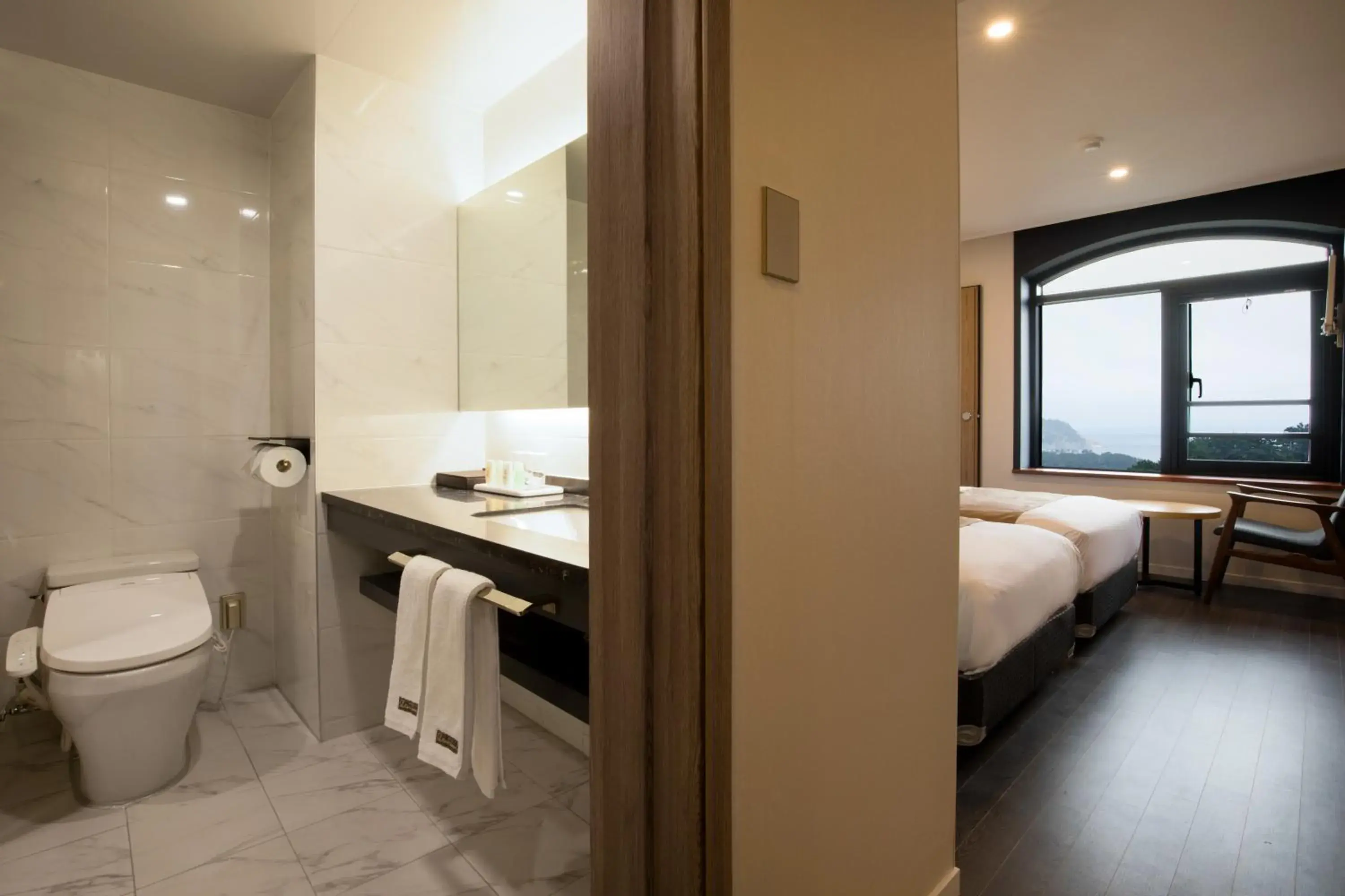 Toilet, Bathroom in Casaloma hotel