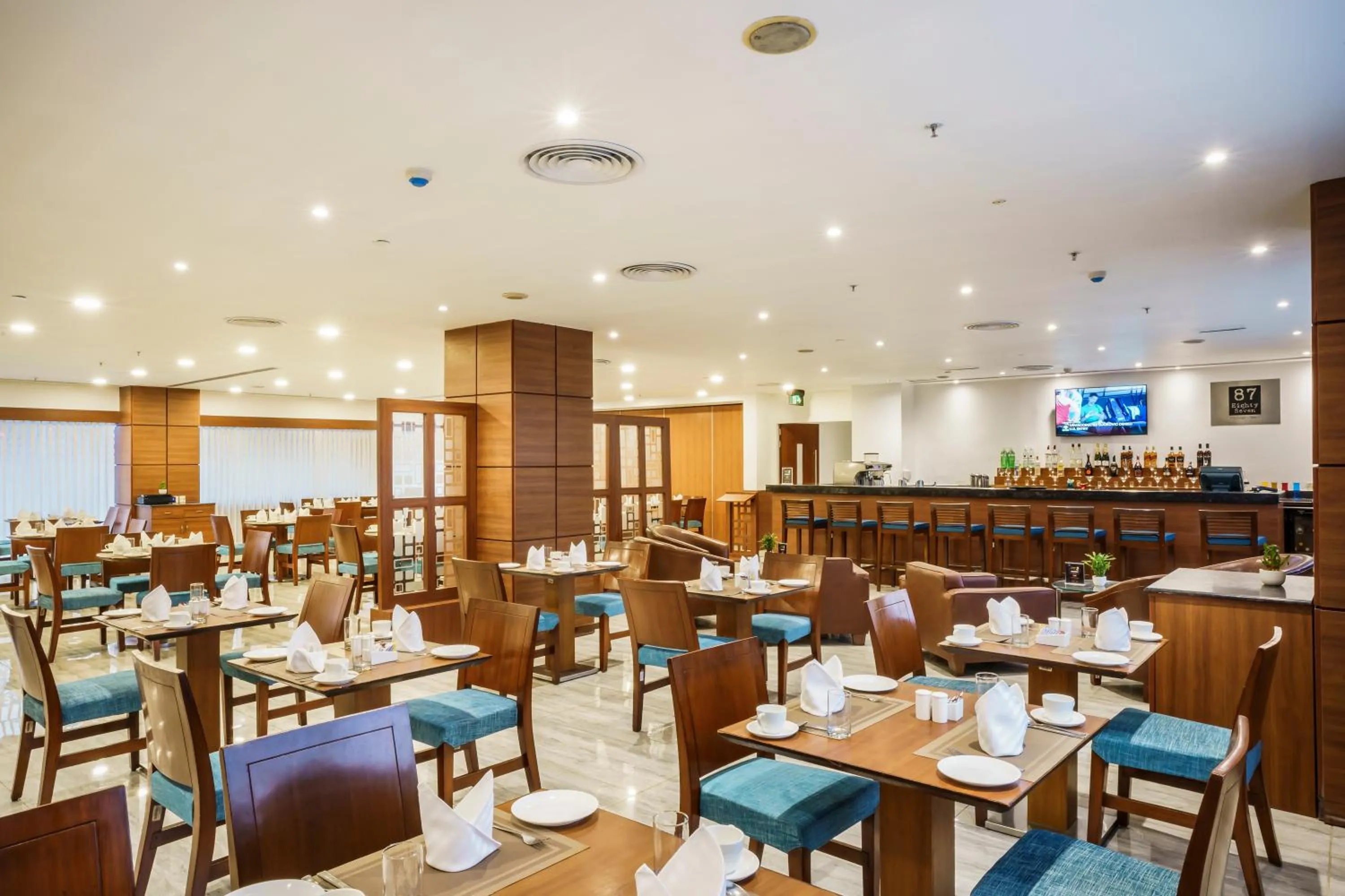 Restaurant/places to eat in Caspia Hotel New Delhi