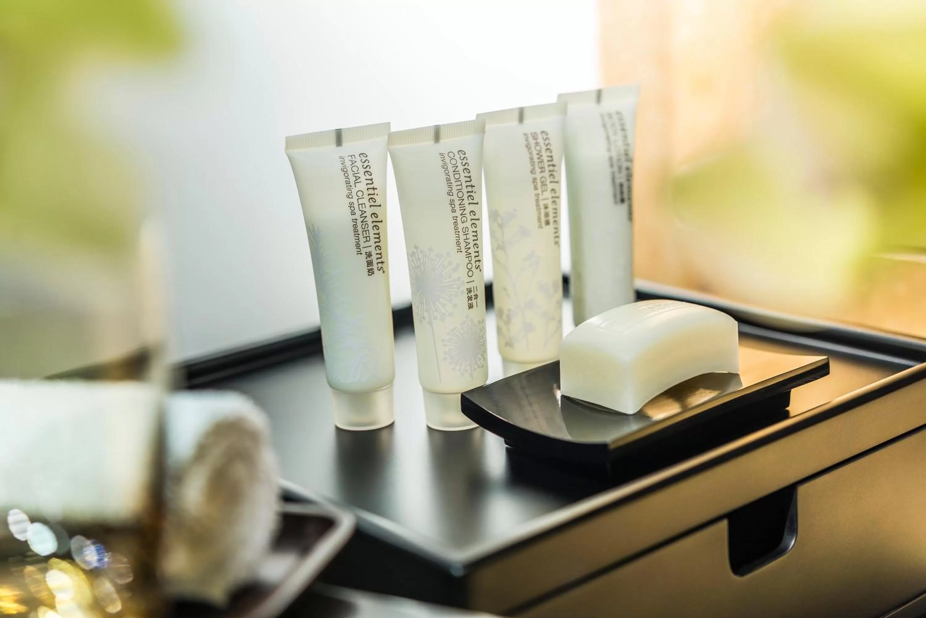 Bedroom in HUALUXE Xi'an Tanghua by IHG