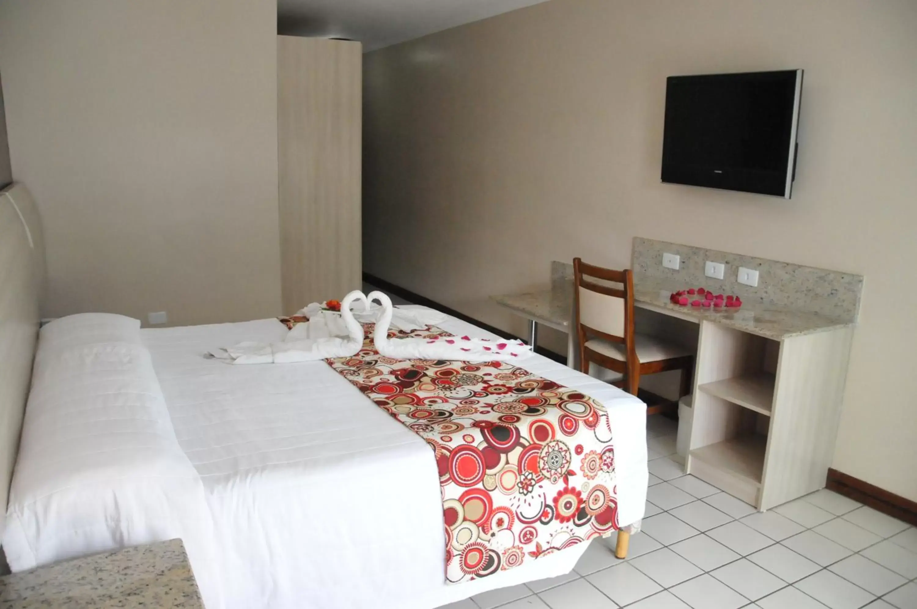 Photo of the whole room, Bed in Sueds Plaza Photo of the whole room, Bed in Sueds Plaza