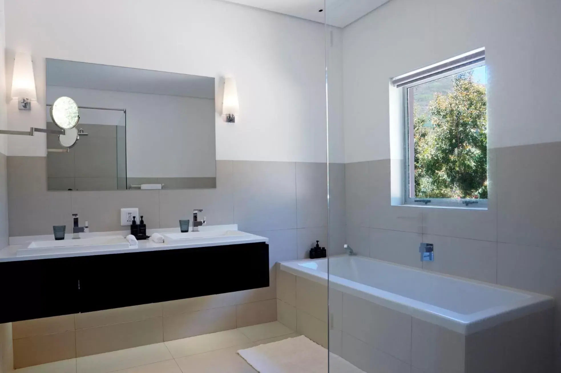 Deluxe Double Room in Clouds Estate Deluxe Double Room in Clouds Estate