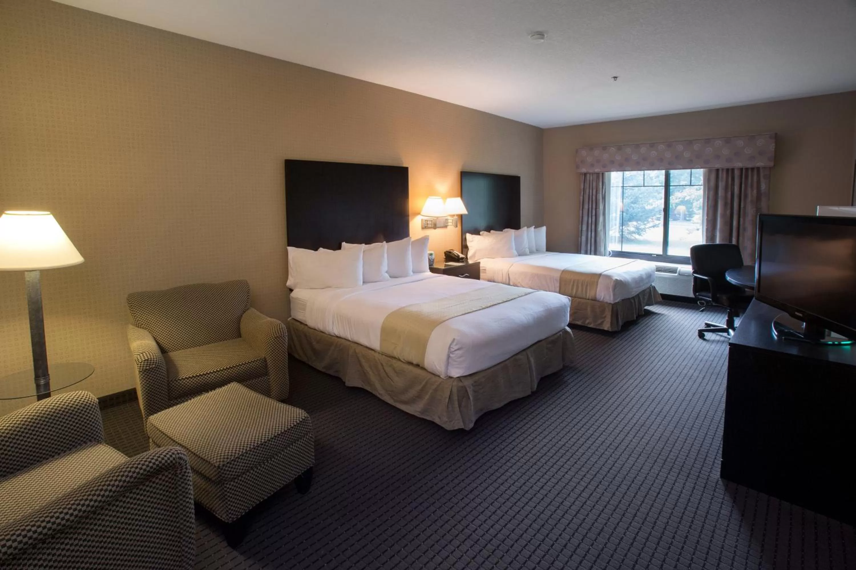 Photo of the whole room, Bed in Holiday Inn St. Paul Northeast - Lake Elmo by IHG