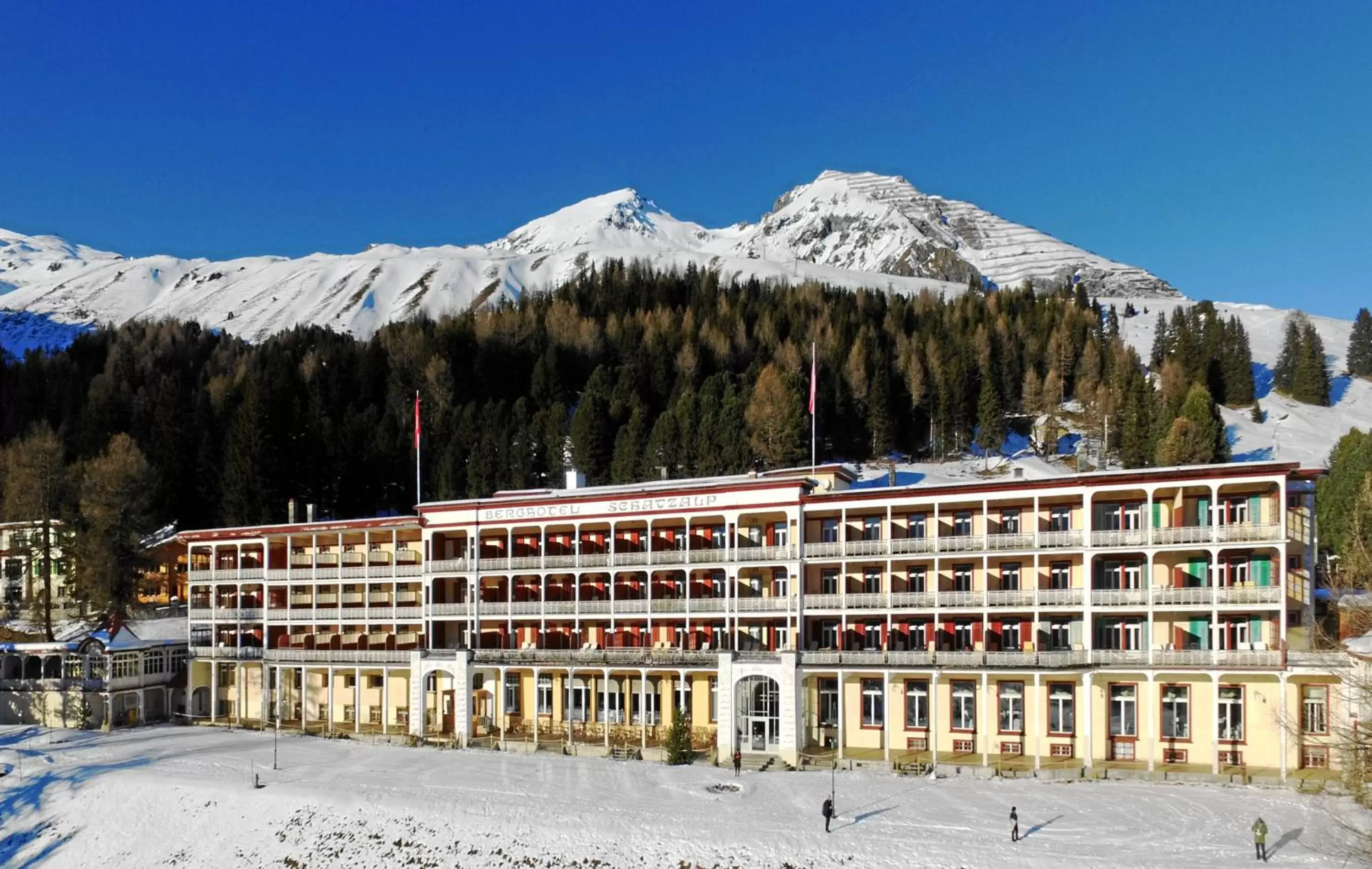 Facade/entrance, Winter in Schatzalp Hotel