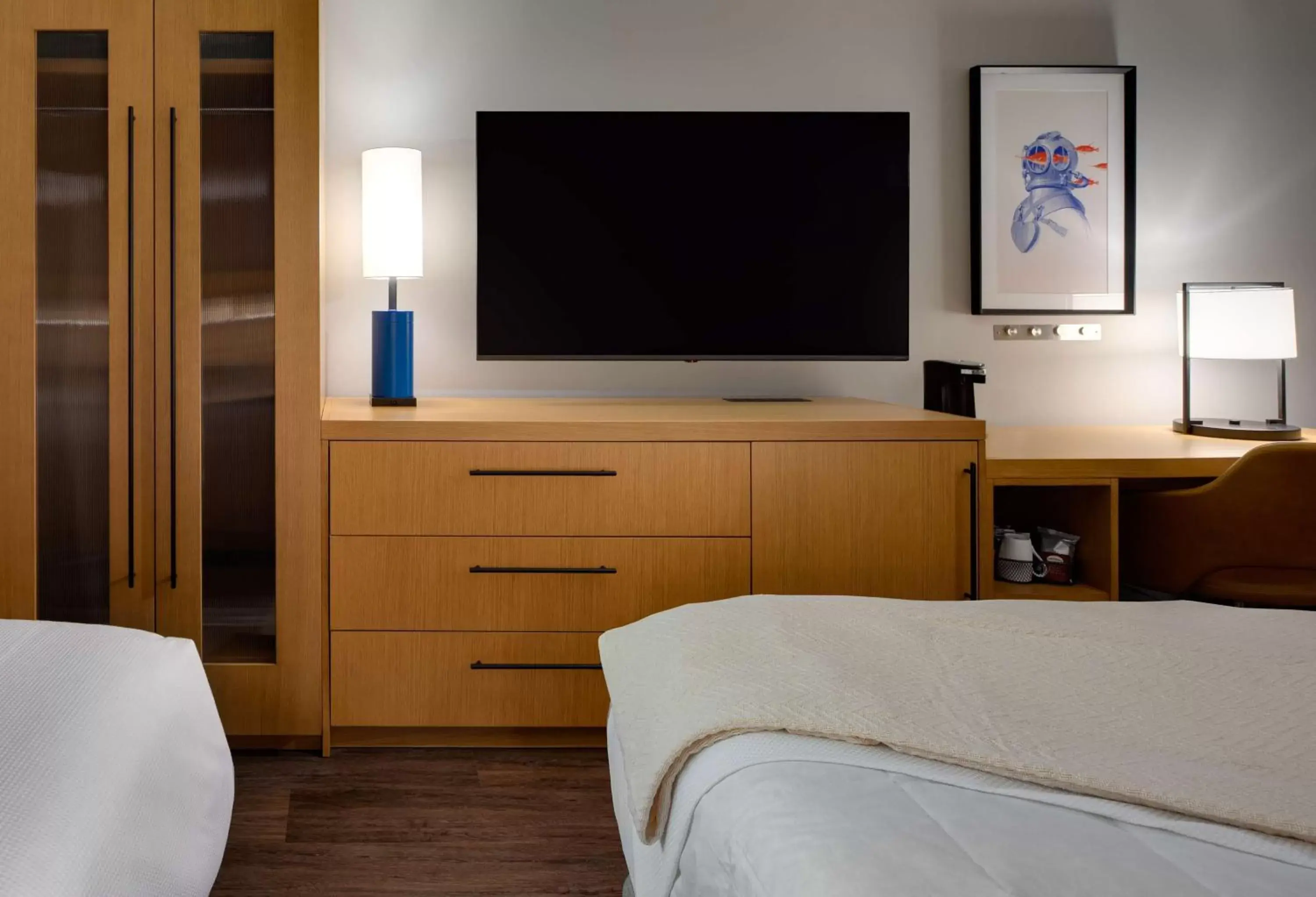 Photo of the whole room, TV/Entertainment Center in Hyatt Place Boston/Seaport District