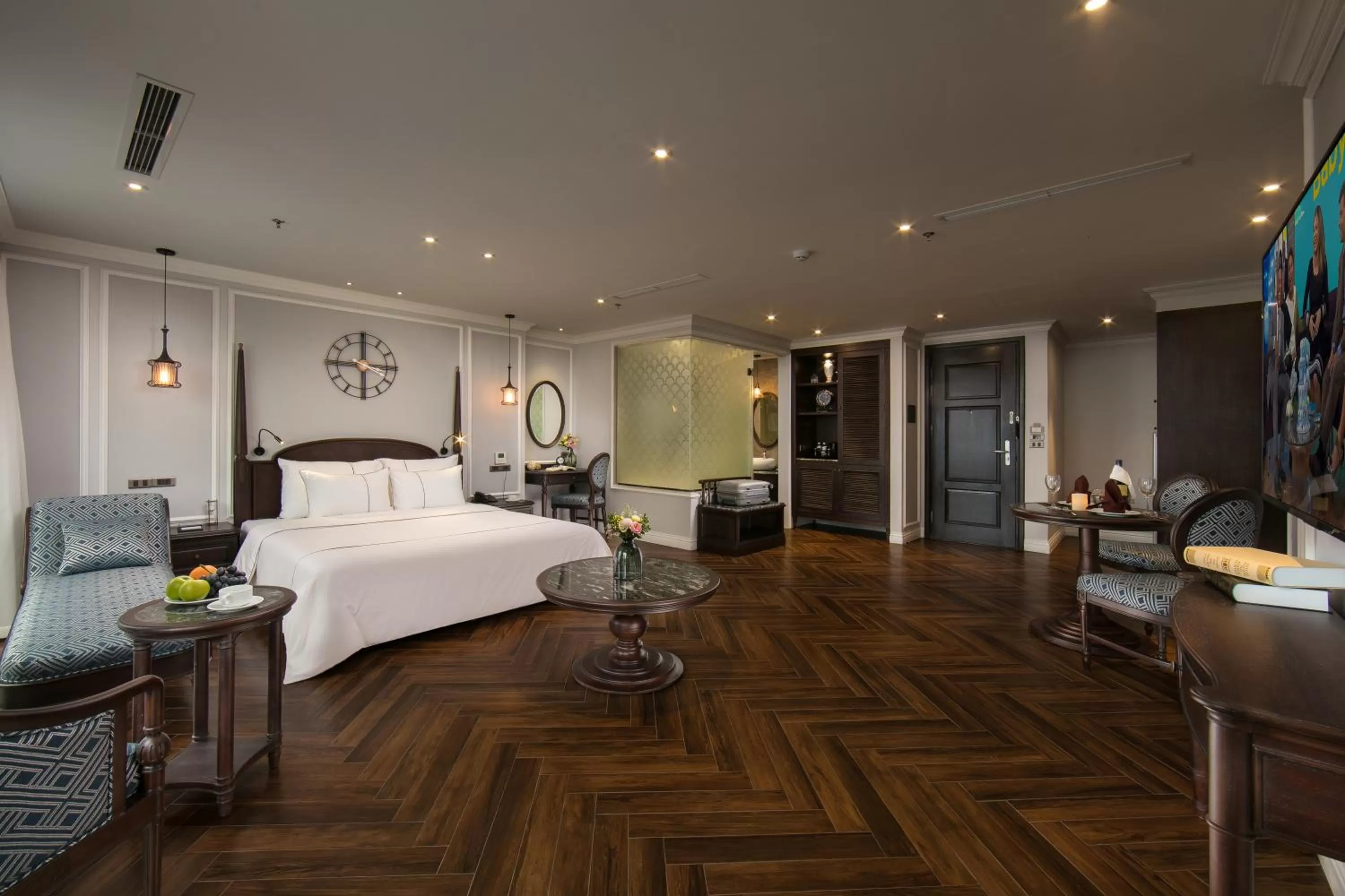 Living room, Bed in Canary Hotel