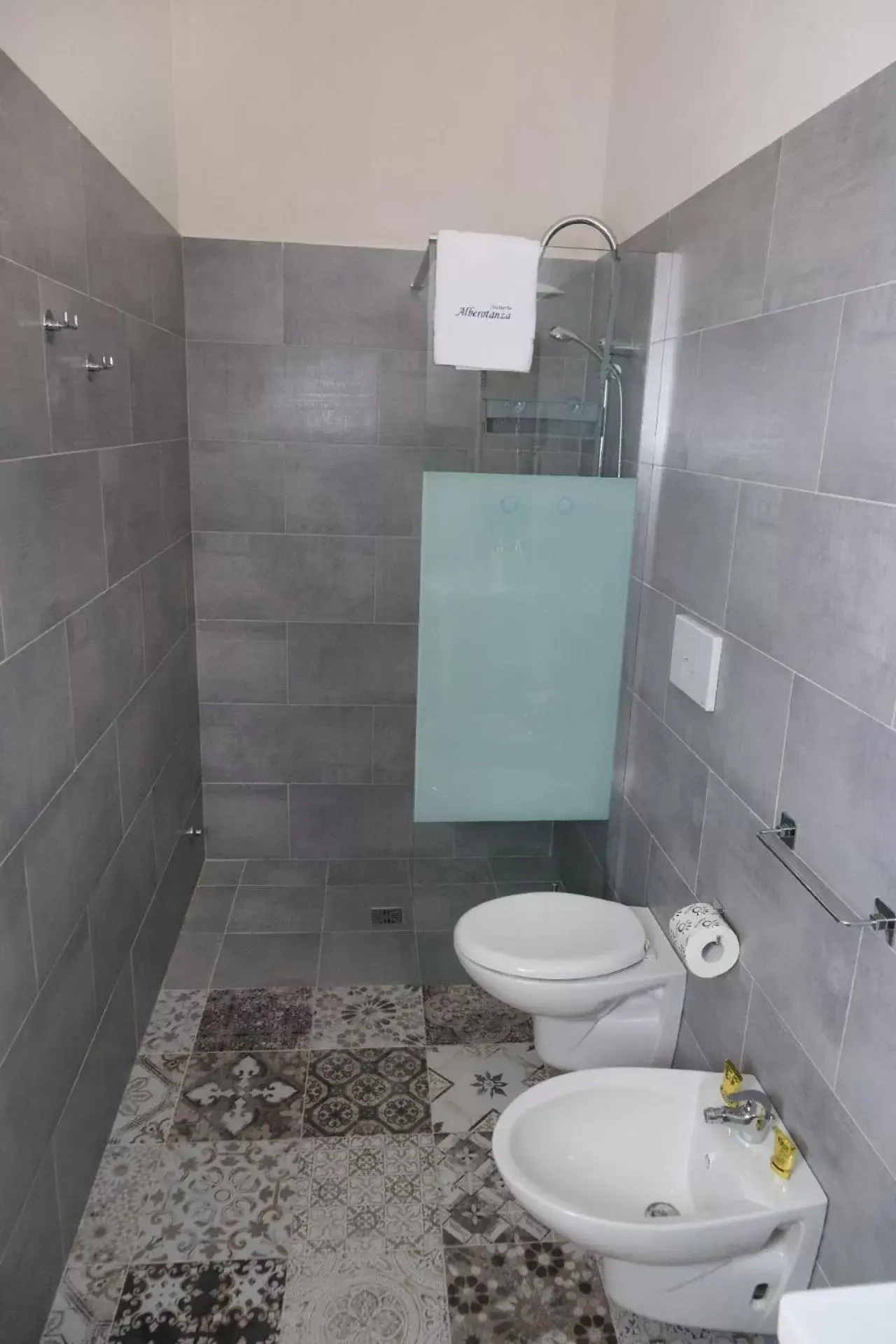 Shower, Bathroom in Agriturismo Masseria Alberotanza