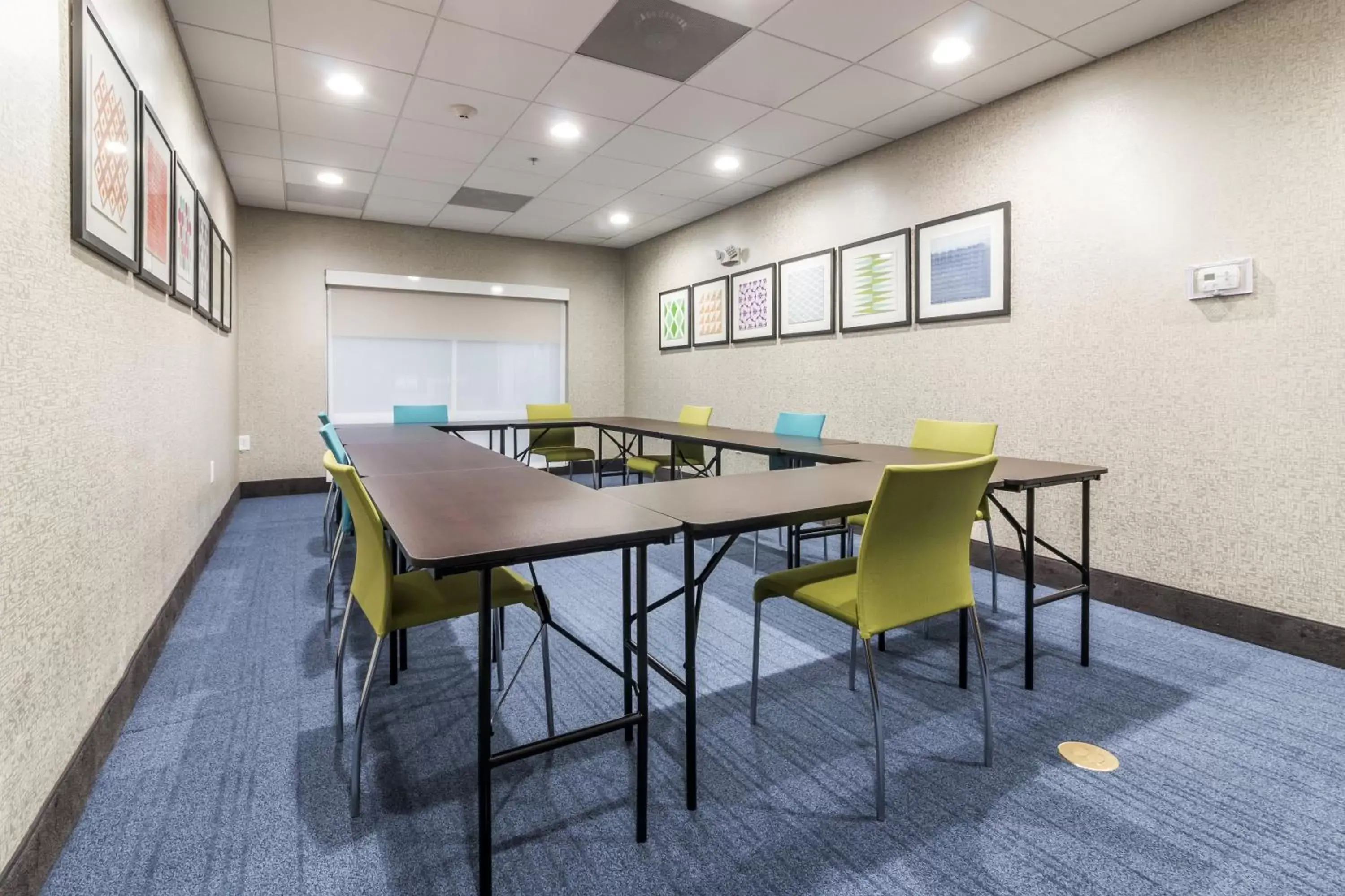 Meeting/conference room in Holiday Inn Express - Villa Rica, an IHG Hotel