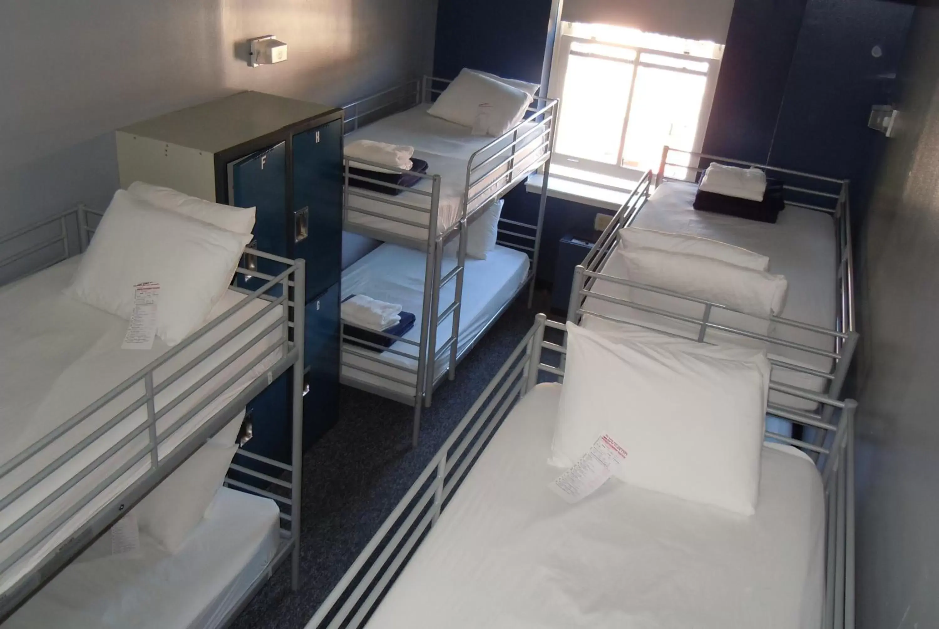 Bed in All-Gender 8-Bed Dormitory in HI New York City Hostel
