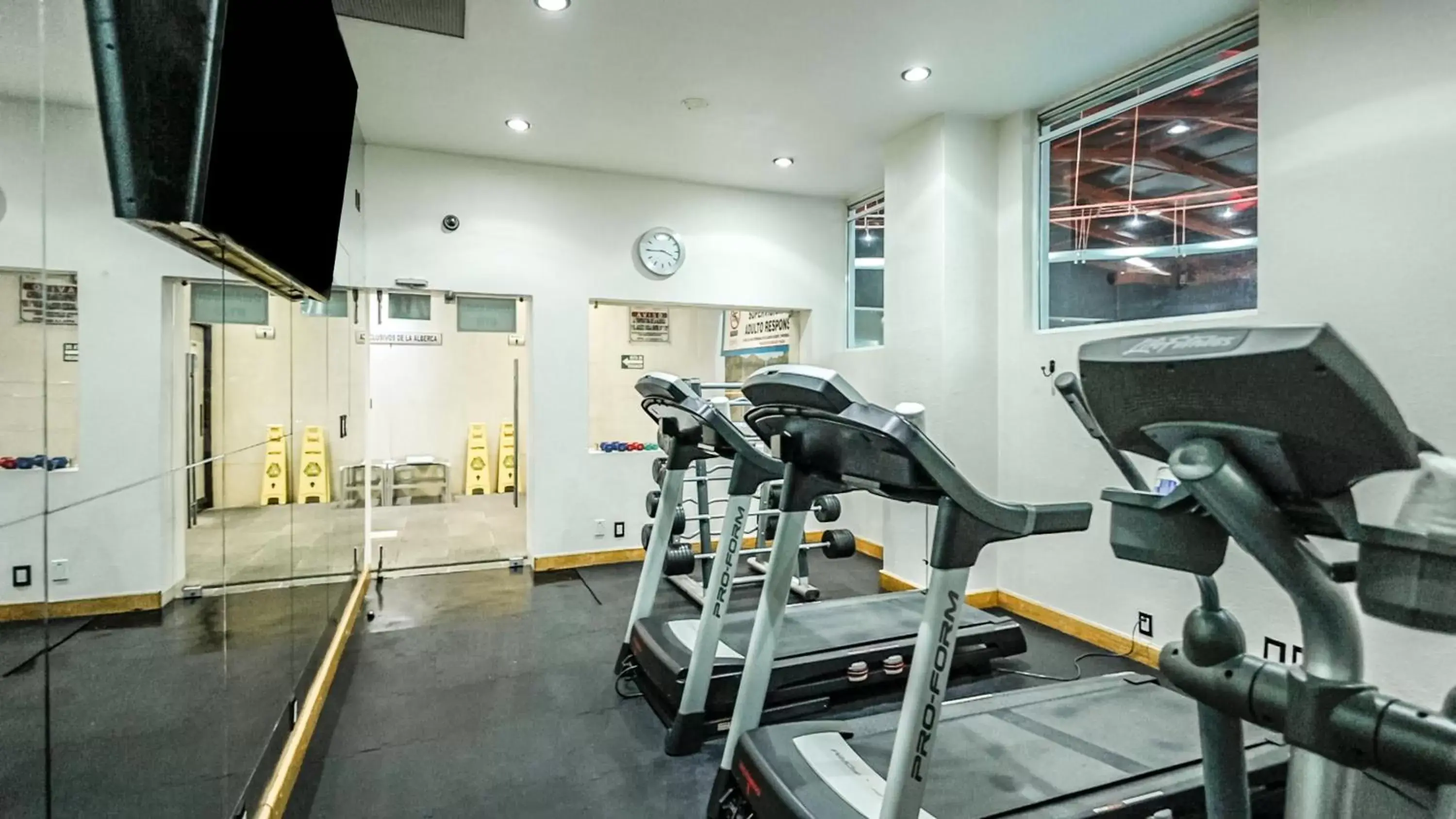 Fitness centre/facilities, Fitness Center/Facilities in Suites Inn la Muralla Hotel & Spa