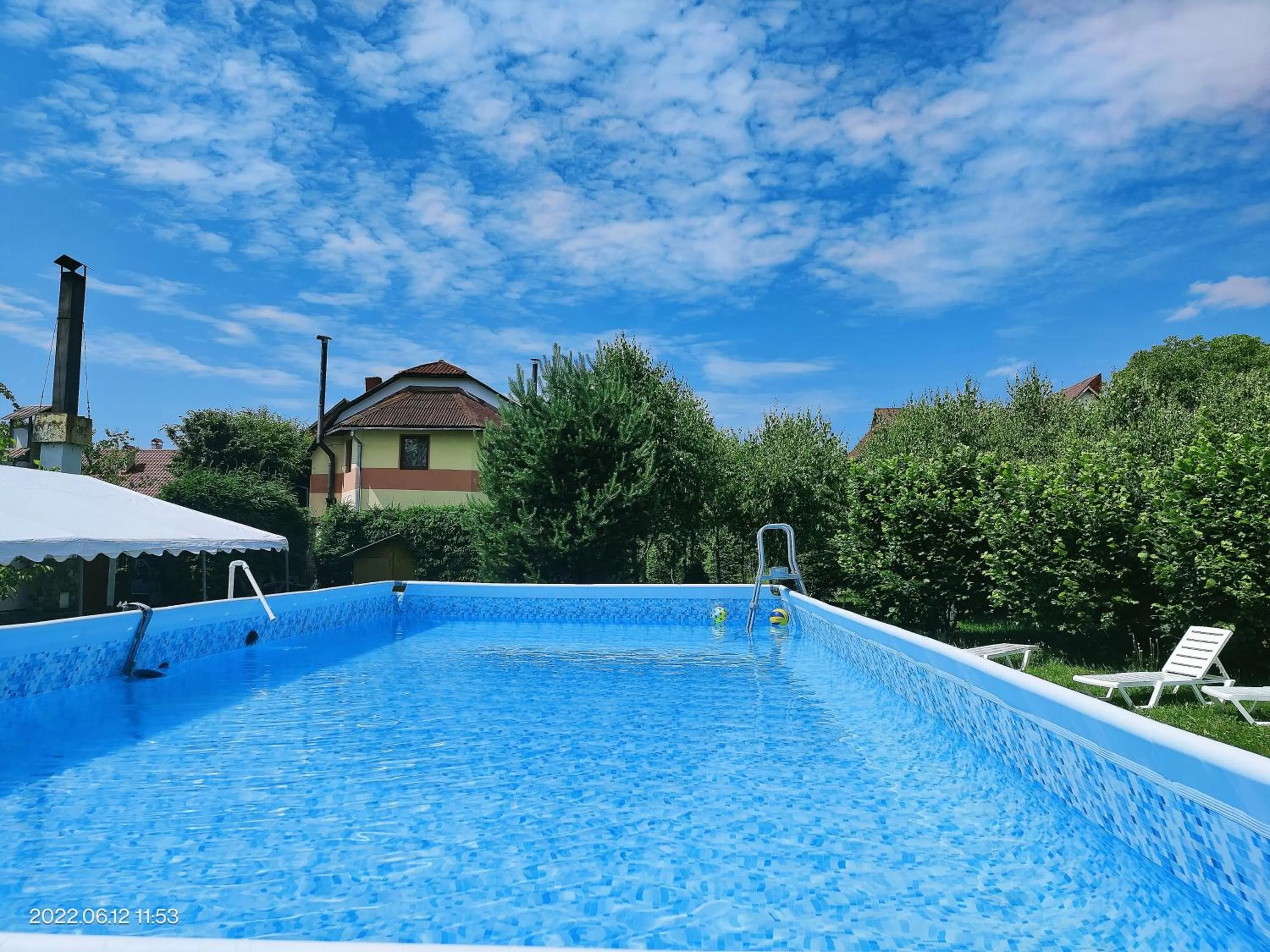 Pool view in Kolyba Opryshkiv