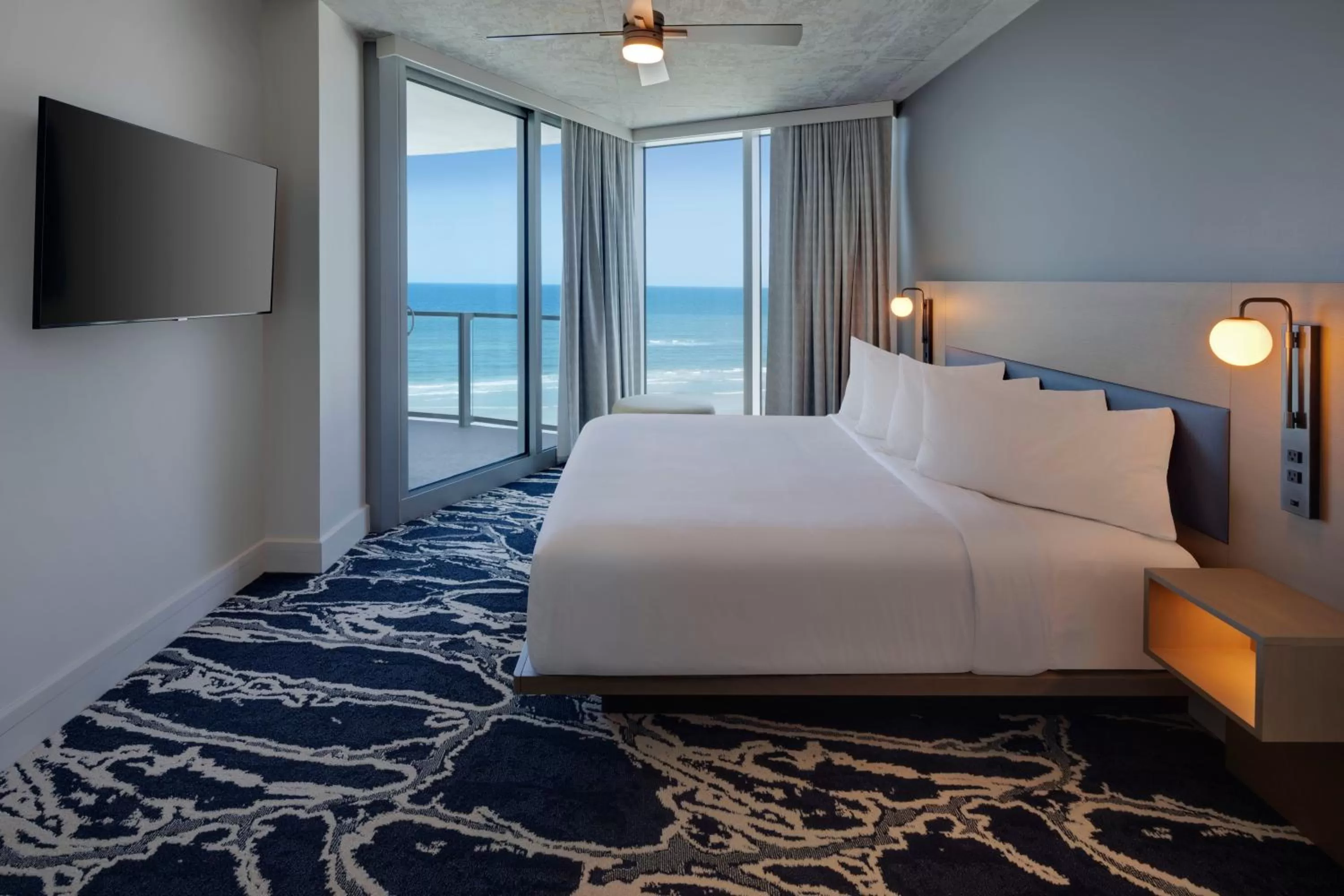 Sea view, Bed in Max Beach Resort