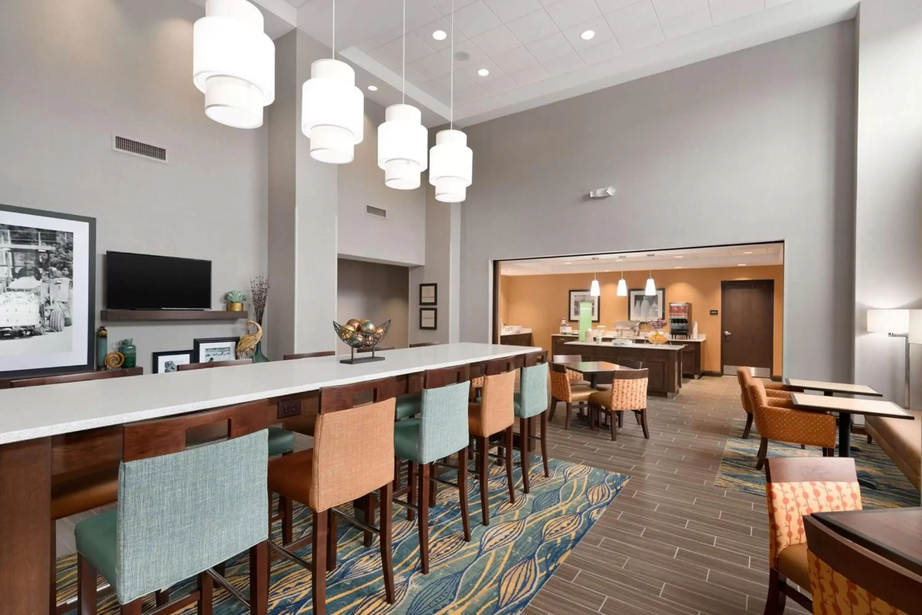 Dining area, Restaurant/Places to Eat in Hampton Inn & Suites - DeLand