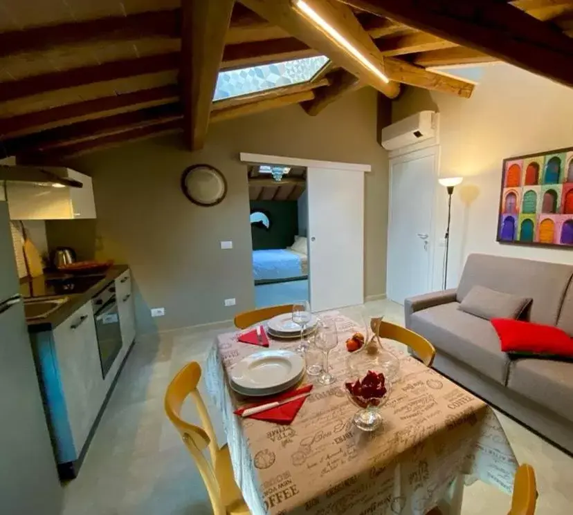 Dining Area in La Casa di Valeria - Modena