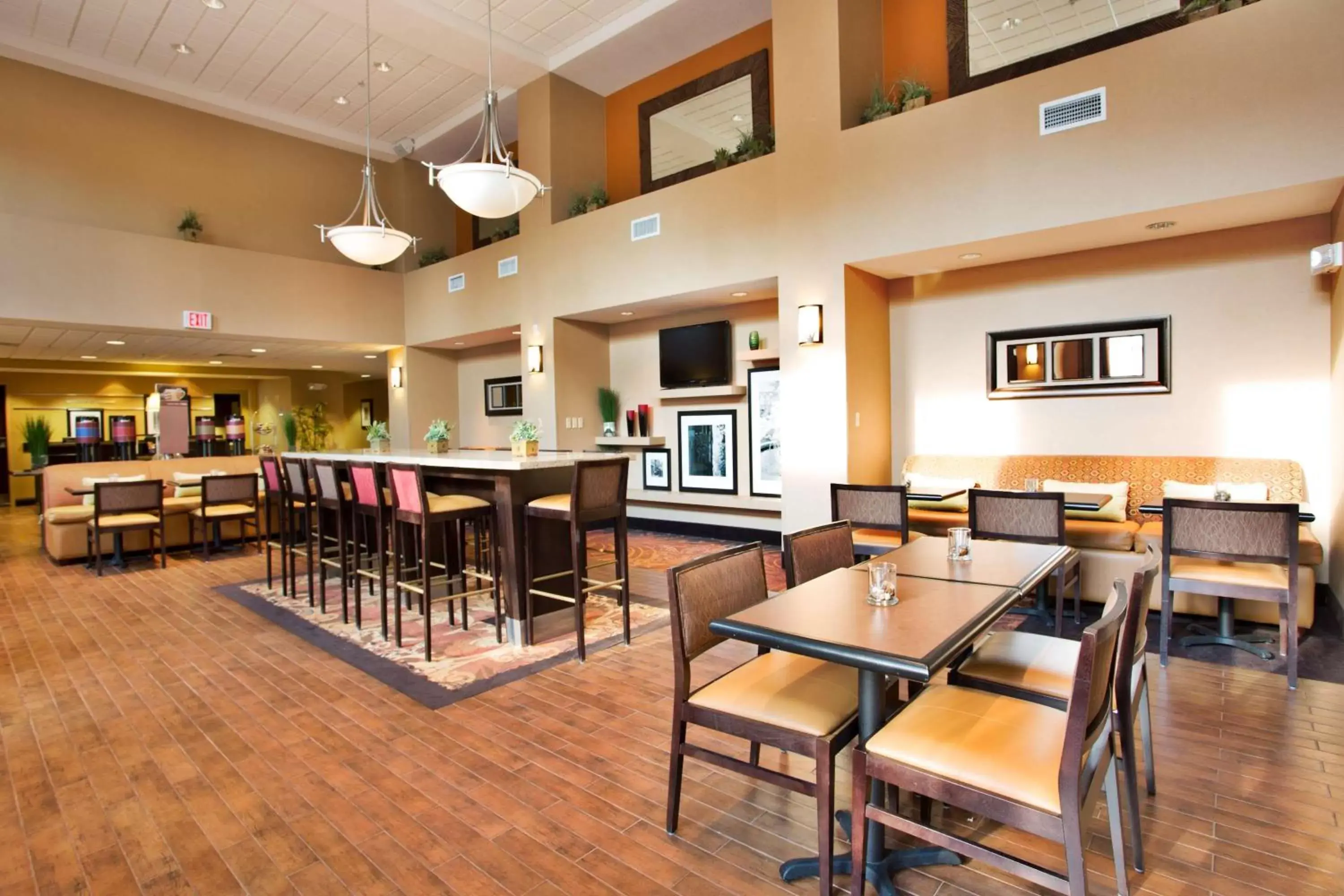 Breakfast, Restaurant/Places to Eat in Hampton Inn & Suites Laurel
