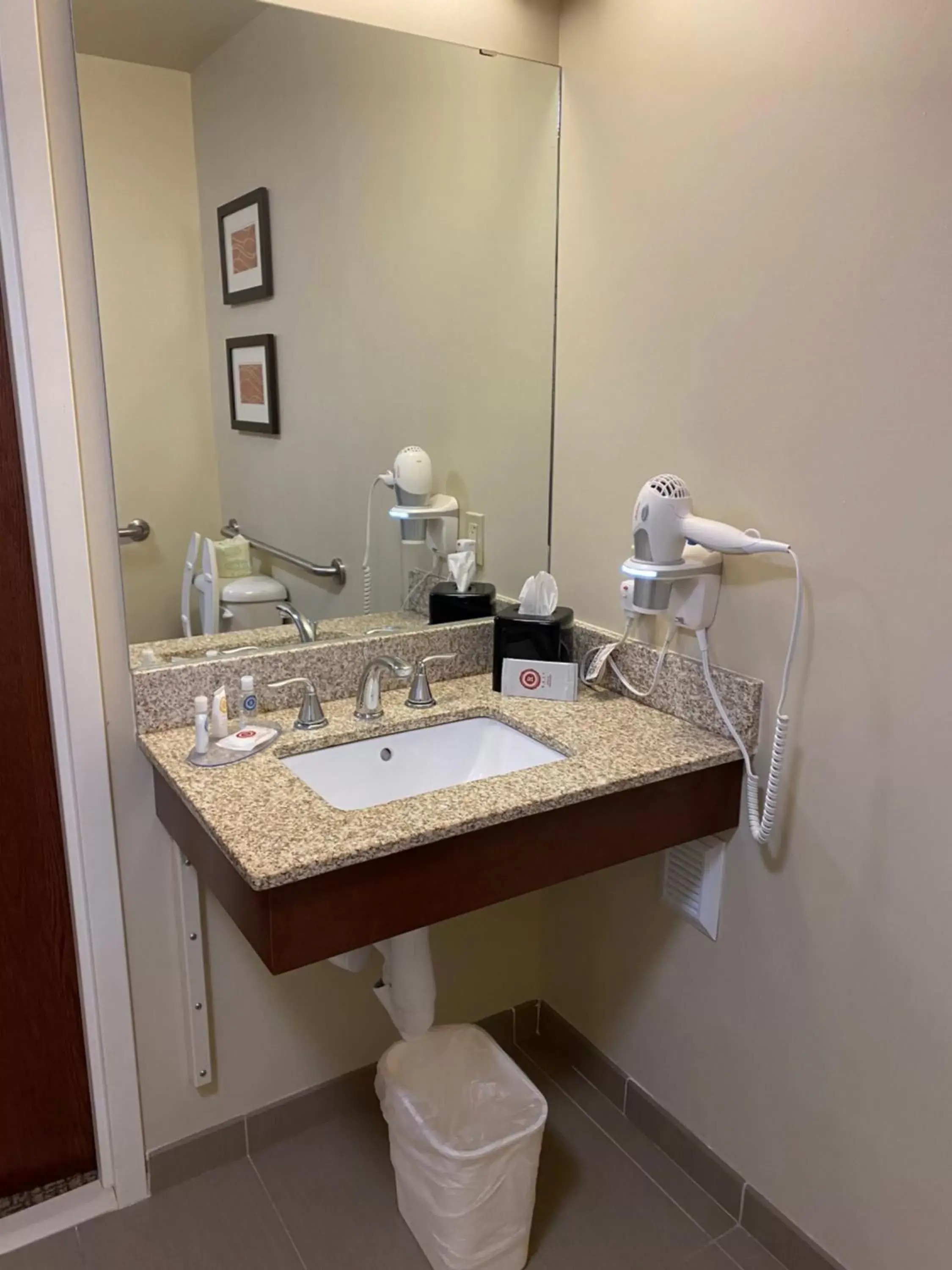 Bathroom in Comfort Inn & Suites Cheyenne