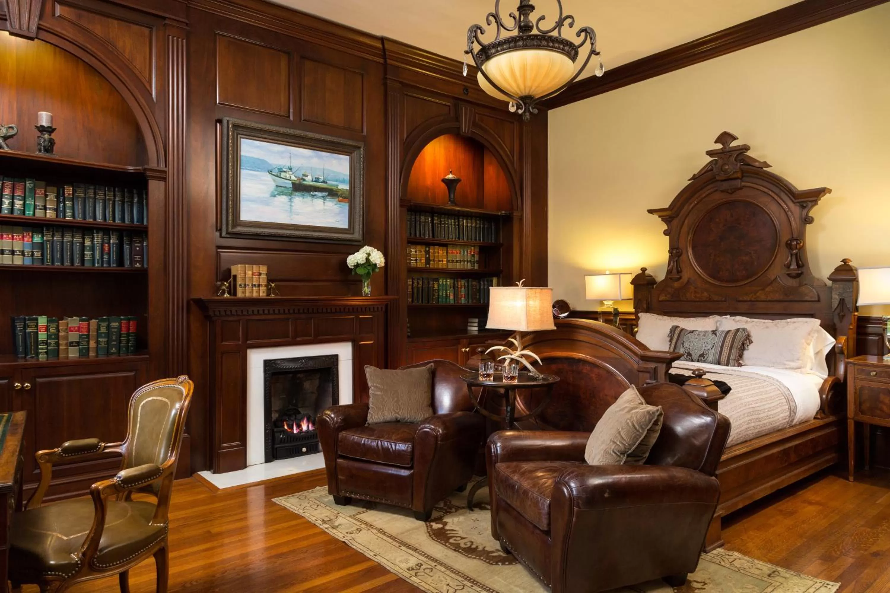 Queen Suite in The Twelve Oaks Bed & Breakfast