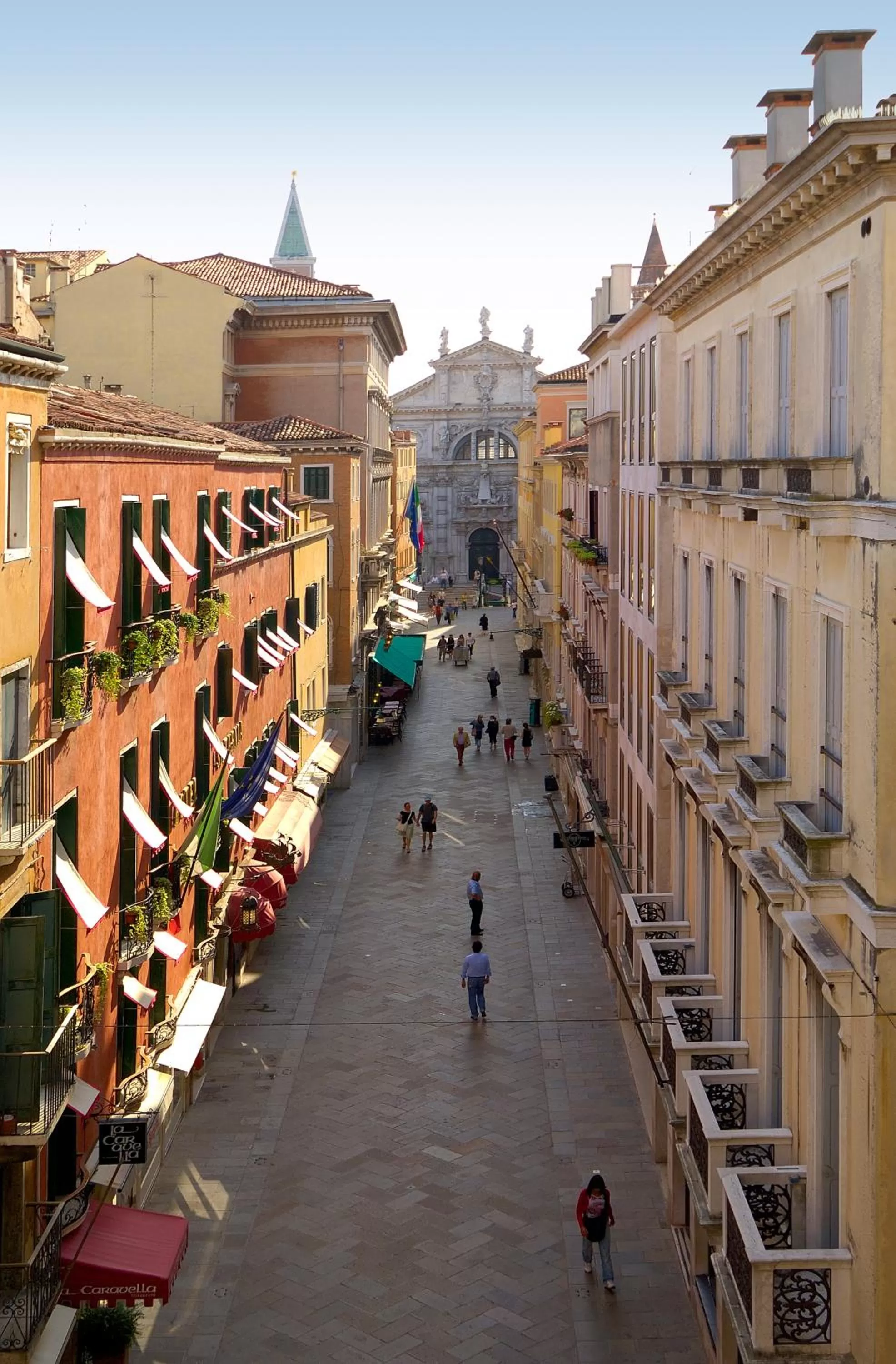 Property building in Hotel Saturnia & International