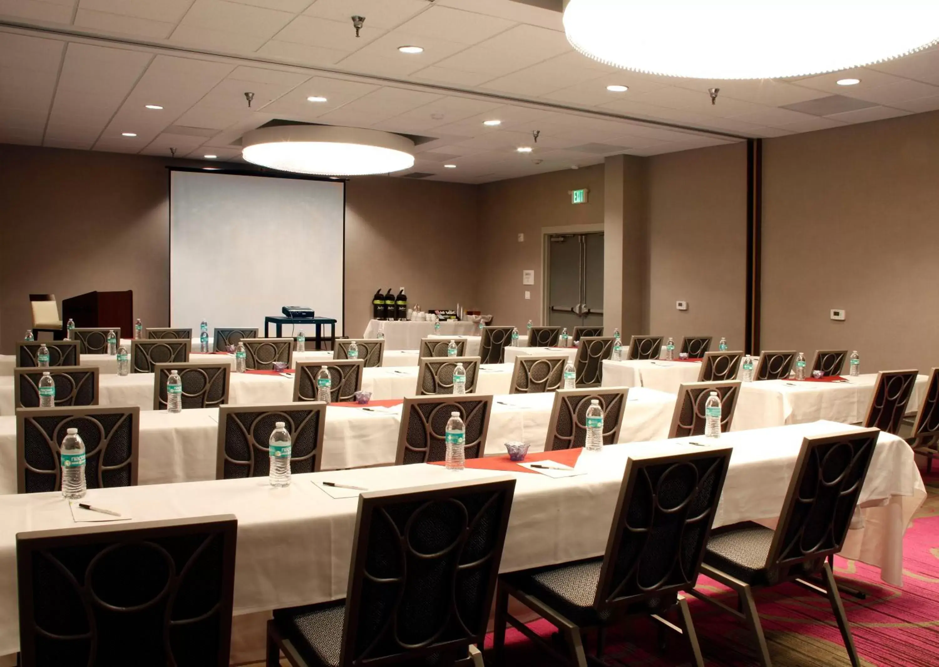 Banquet/Function facilities in Radisson Hotel Oakland Airport