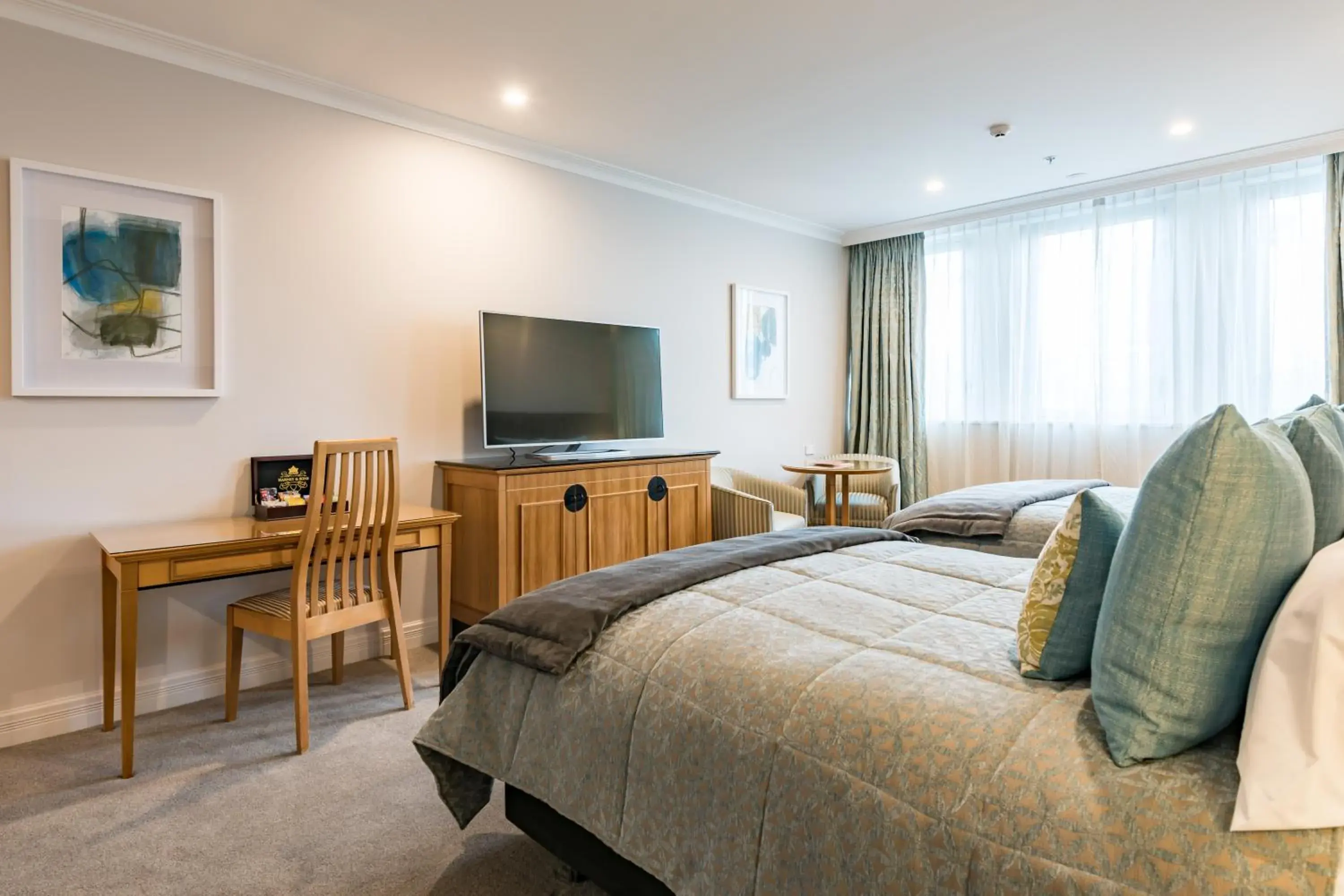 Bedroom, TV/Entertainment Center in Distinction Christchurch Hotel