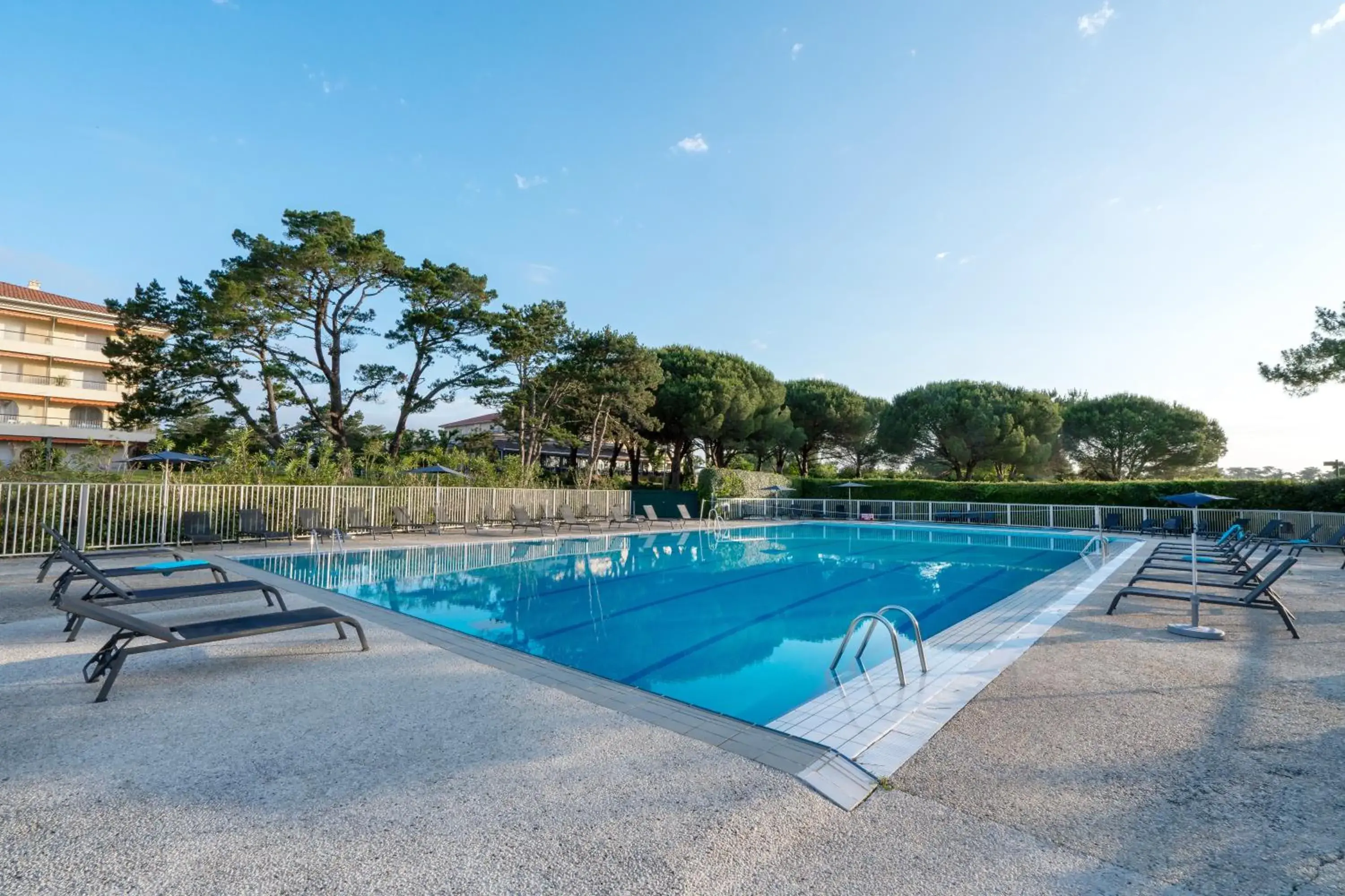 Swimming Pool in Hotel de Chiberta et du Golf