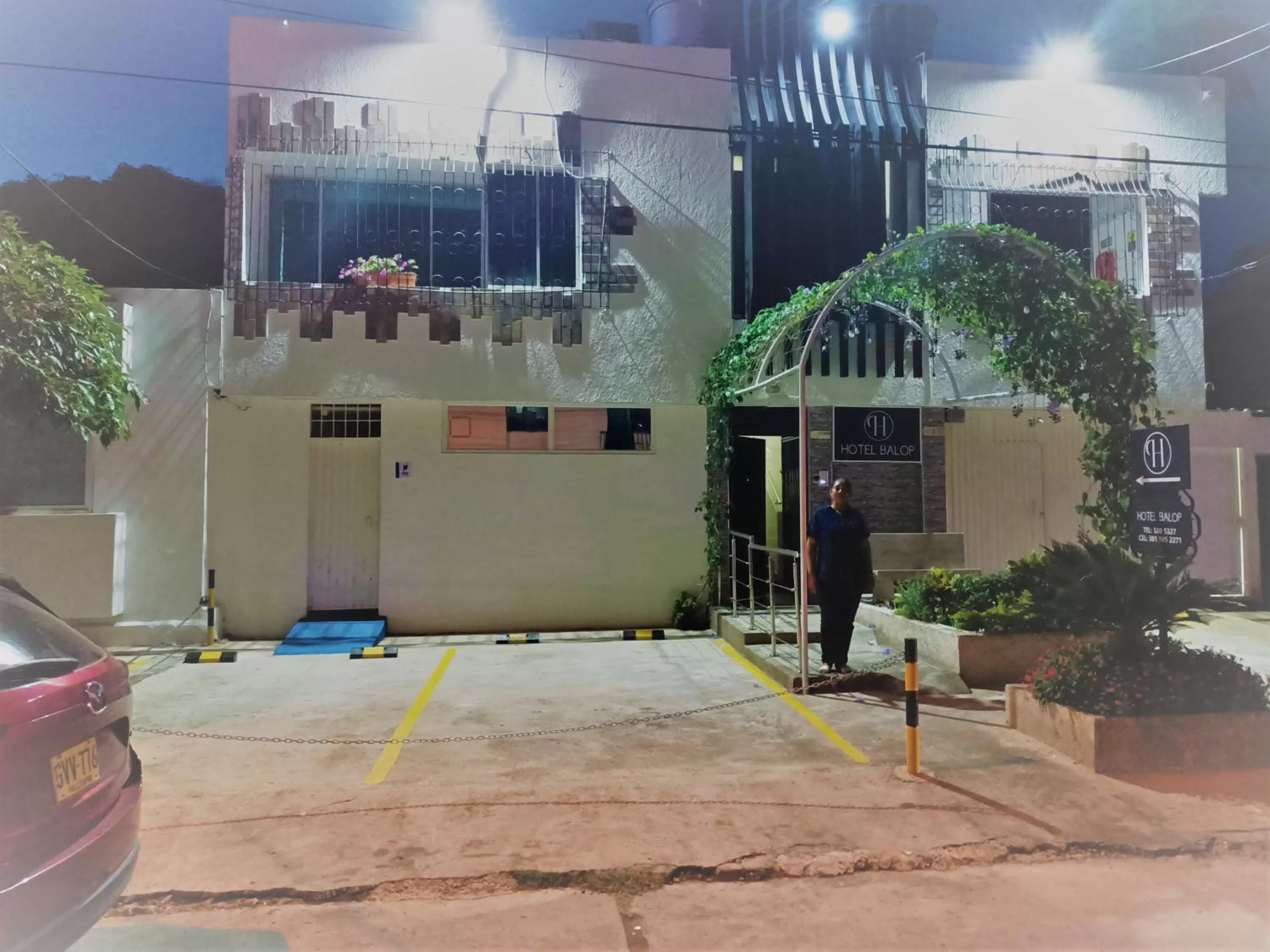 Facade/entrance, Property Building in Hotel Balop