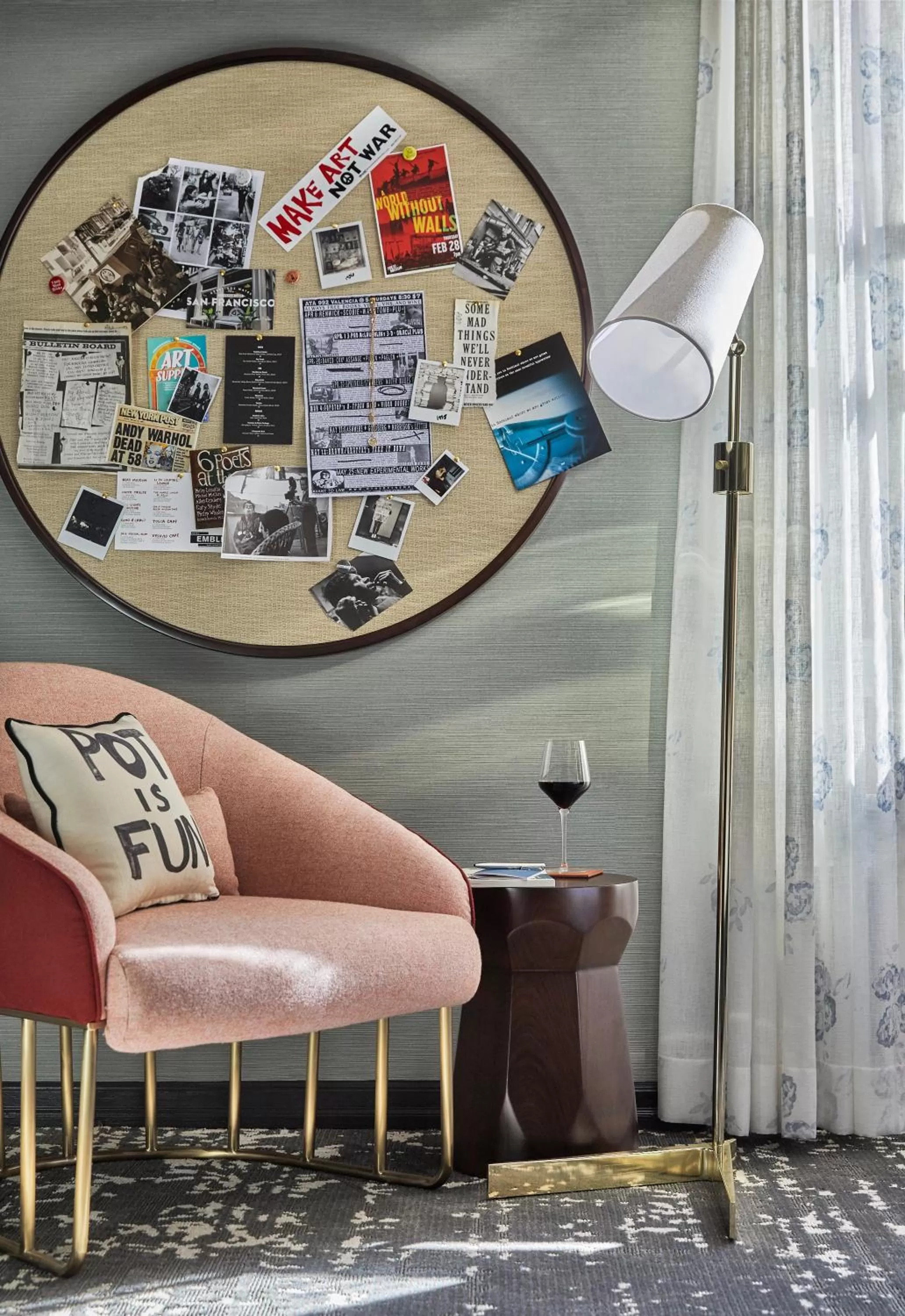 Seating area in Hotel Emblem San Francisco