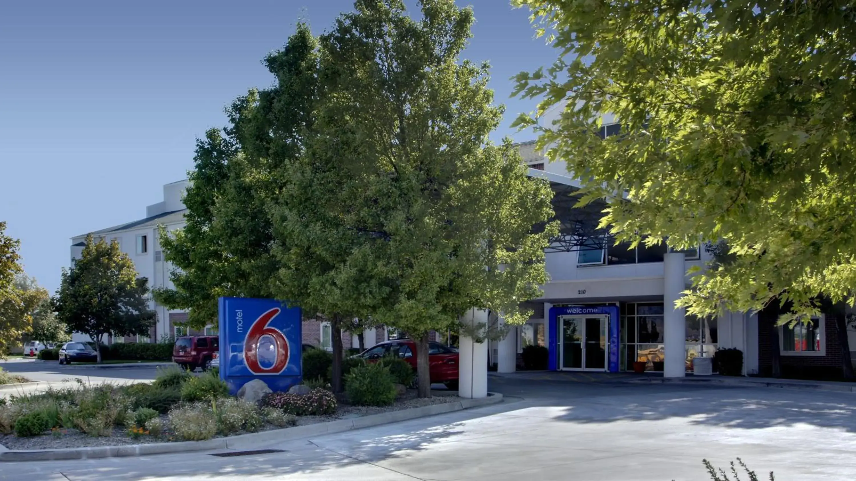 Facade/entrance, Property Building in Motel 6 Lehi, UT - Thanksgiving Point