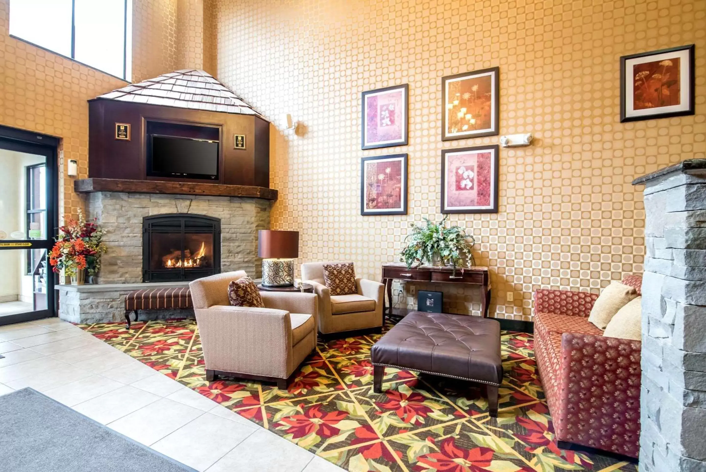 Lobby or reception, Seating Area in Comfort Inn & Suites Tunkhannock