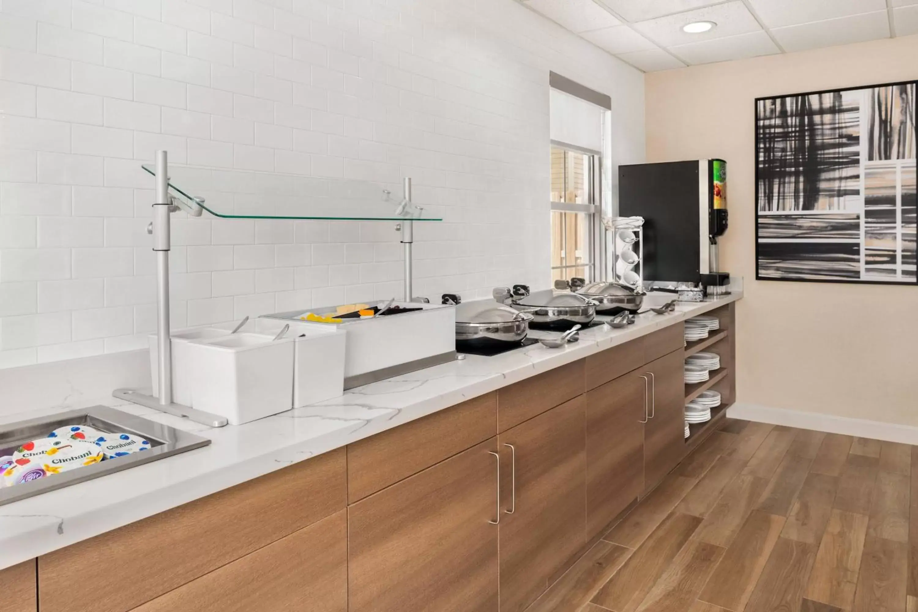 Breakfast, Kitchen/Kitchenette in Residence Inn Kansas City Independence