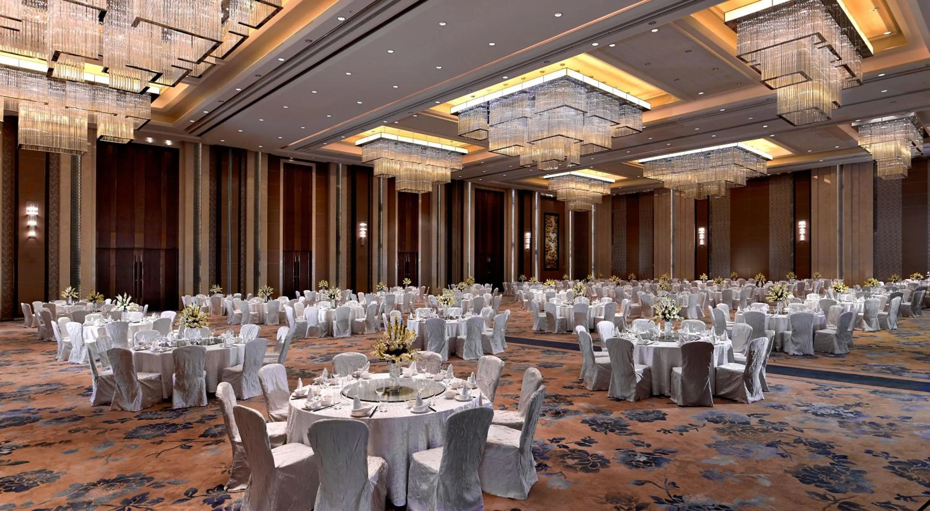 Banquet/Function facilities in Shangri-La Nanchang丨All room offer river views Just one stop from the Pavilion of Prince Teng