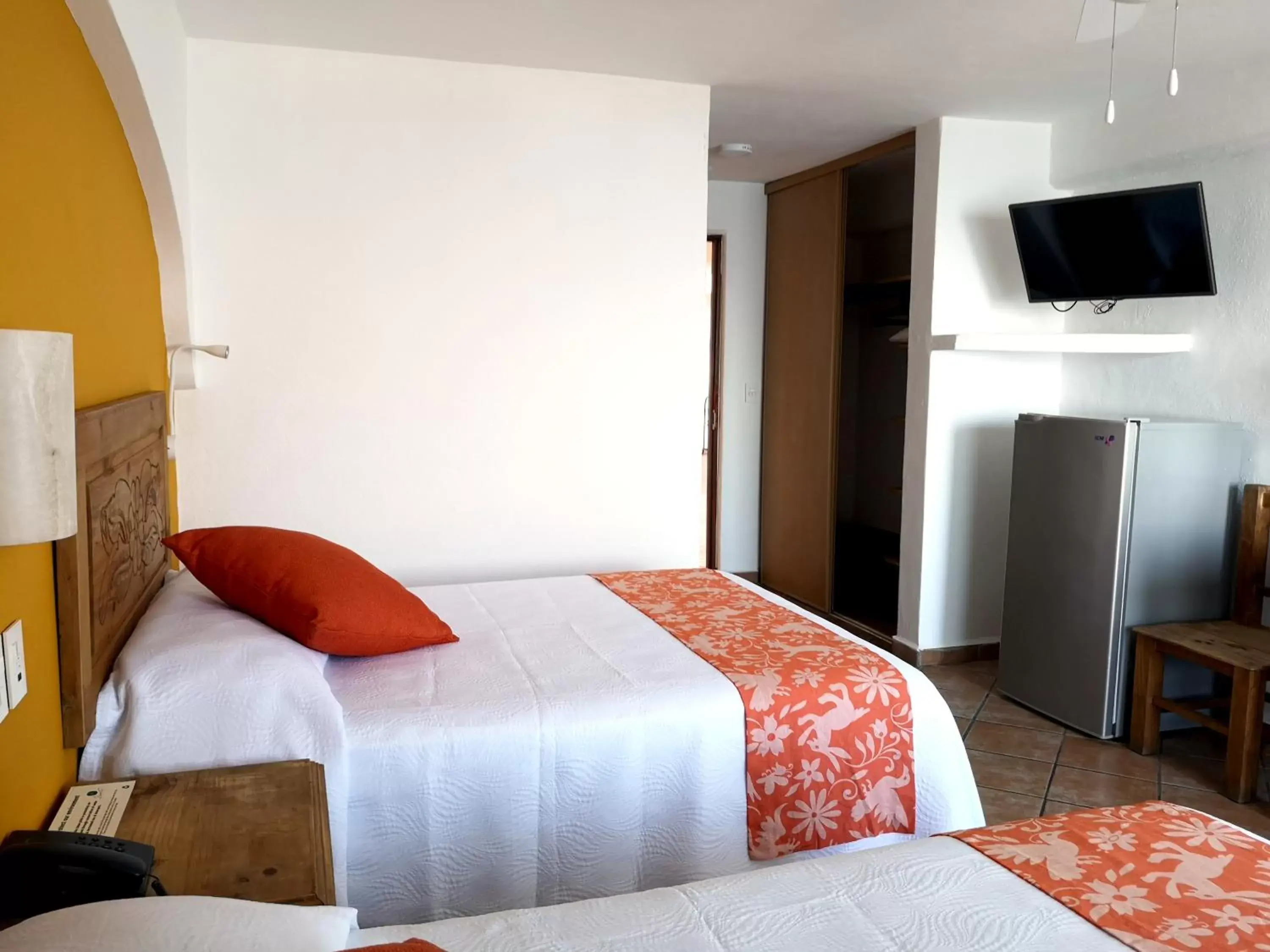 TV and multimedia, Bed in Hotel El Pescador