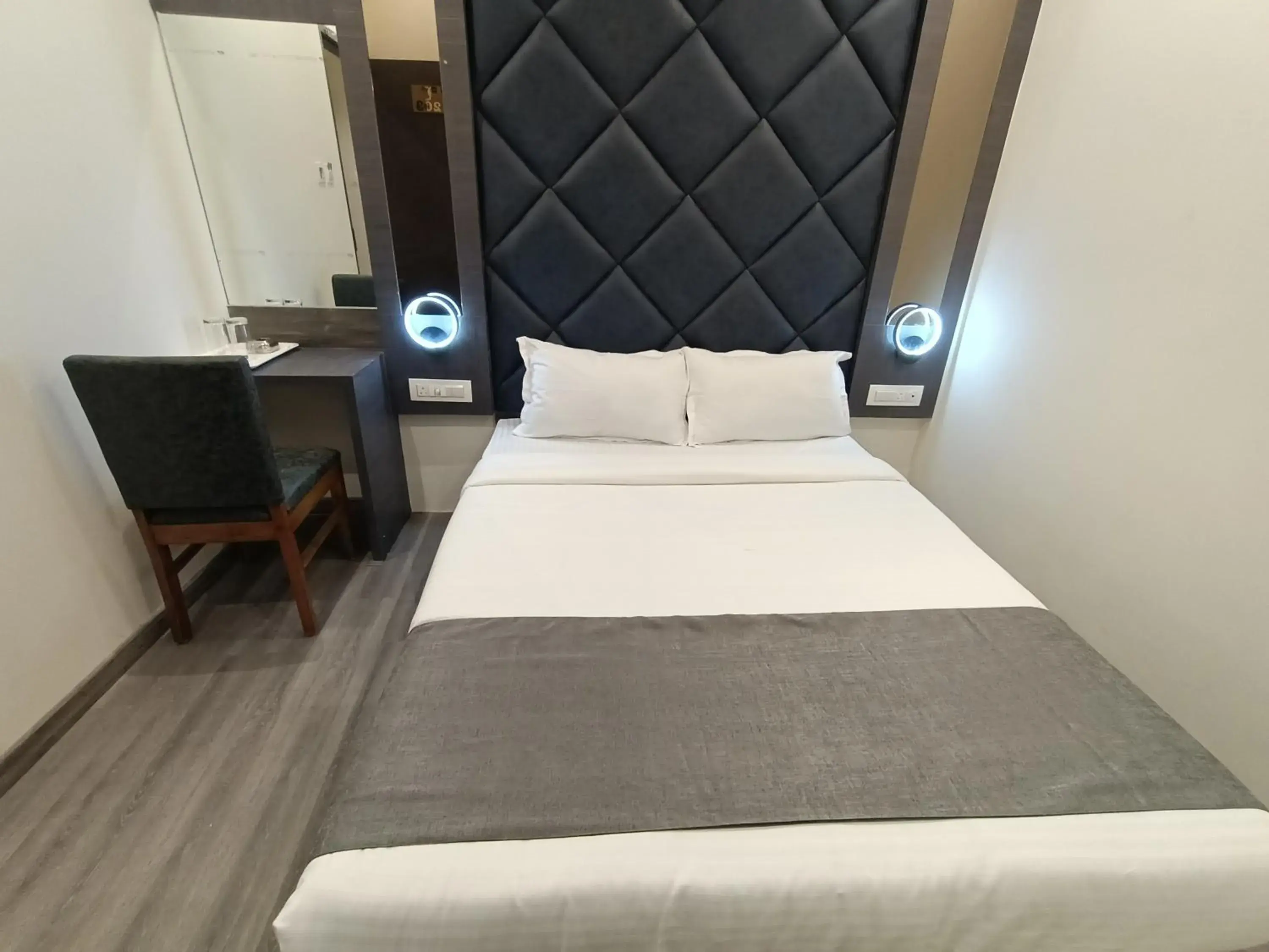 Bed in Hotel Classio Andheri