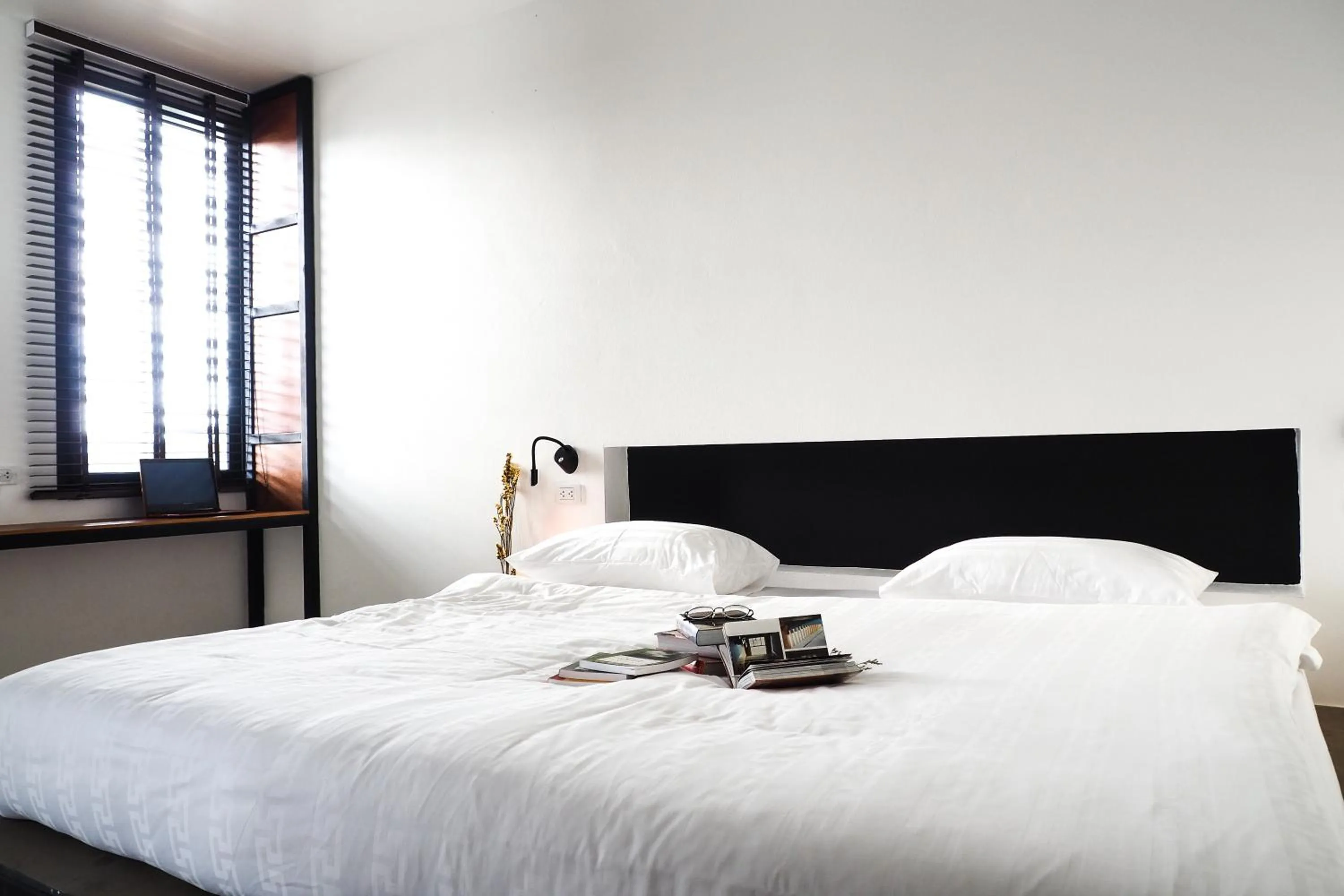 Decorative detail, Bed in Book a Bed Poshtel - SHA Plus