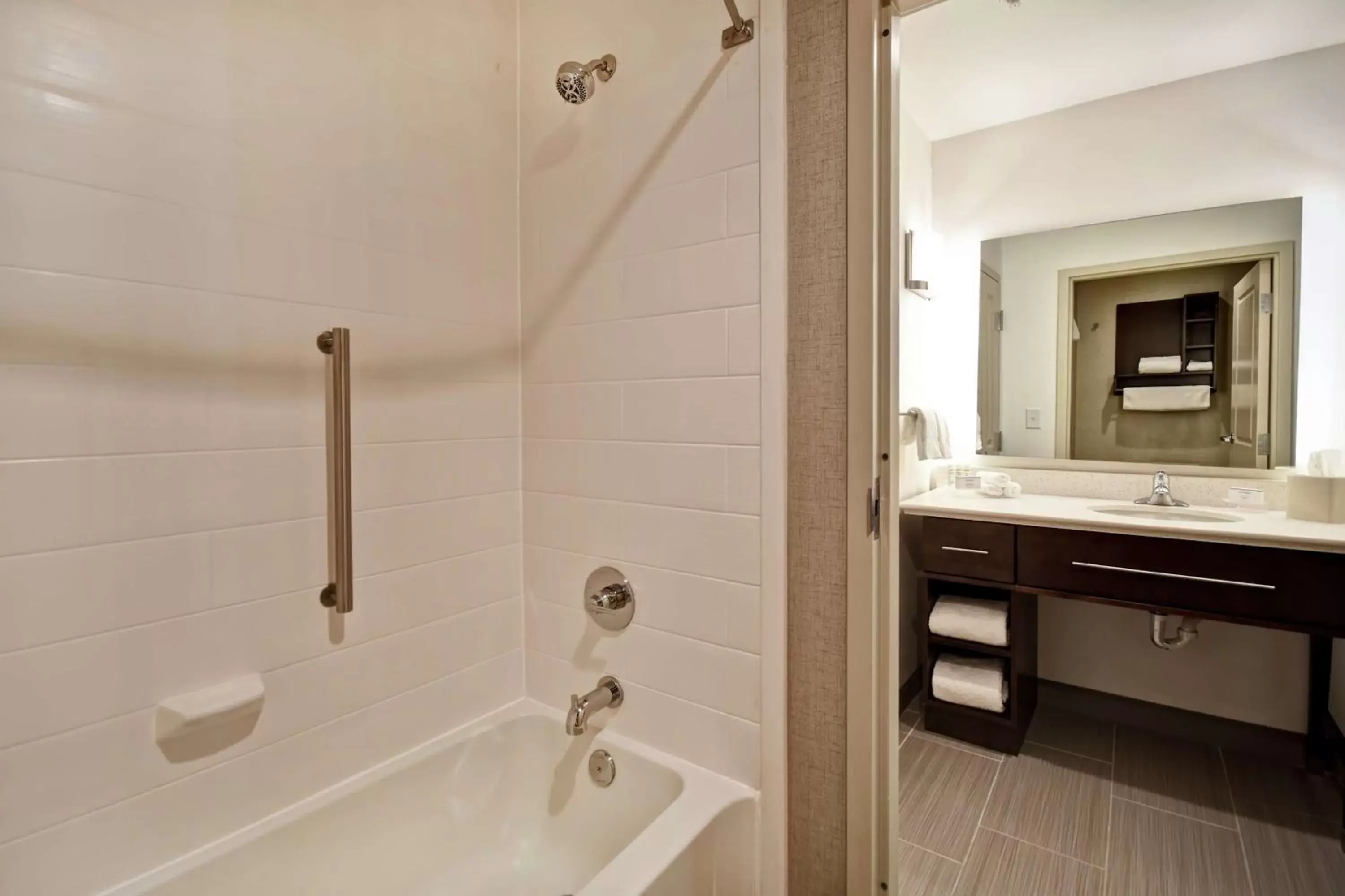 Bathroom in Homewood Suites by Hilton Novi Detroit