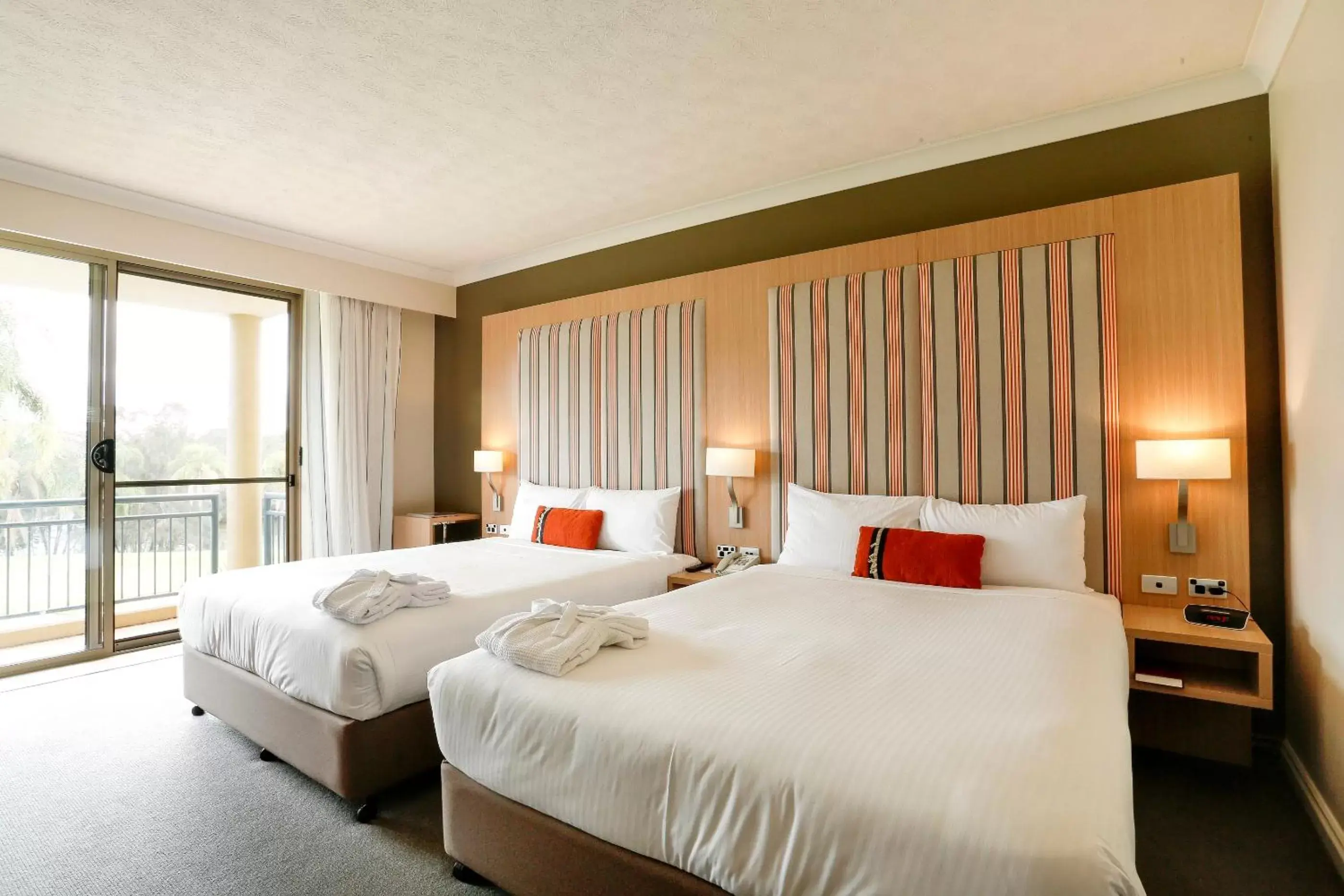 Resort Spa Twin Room in Mercure Gold Coast Resort
