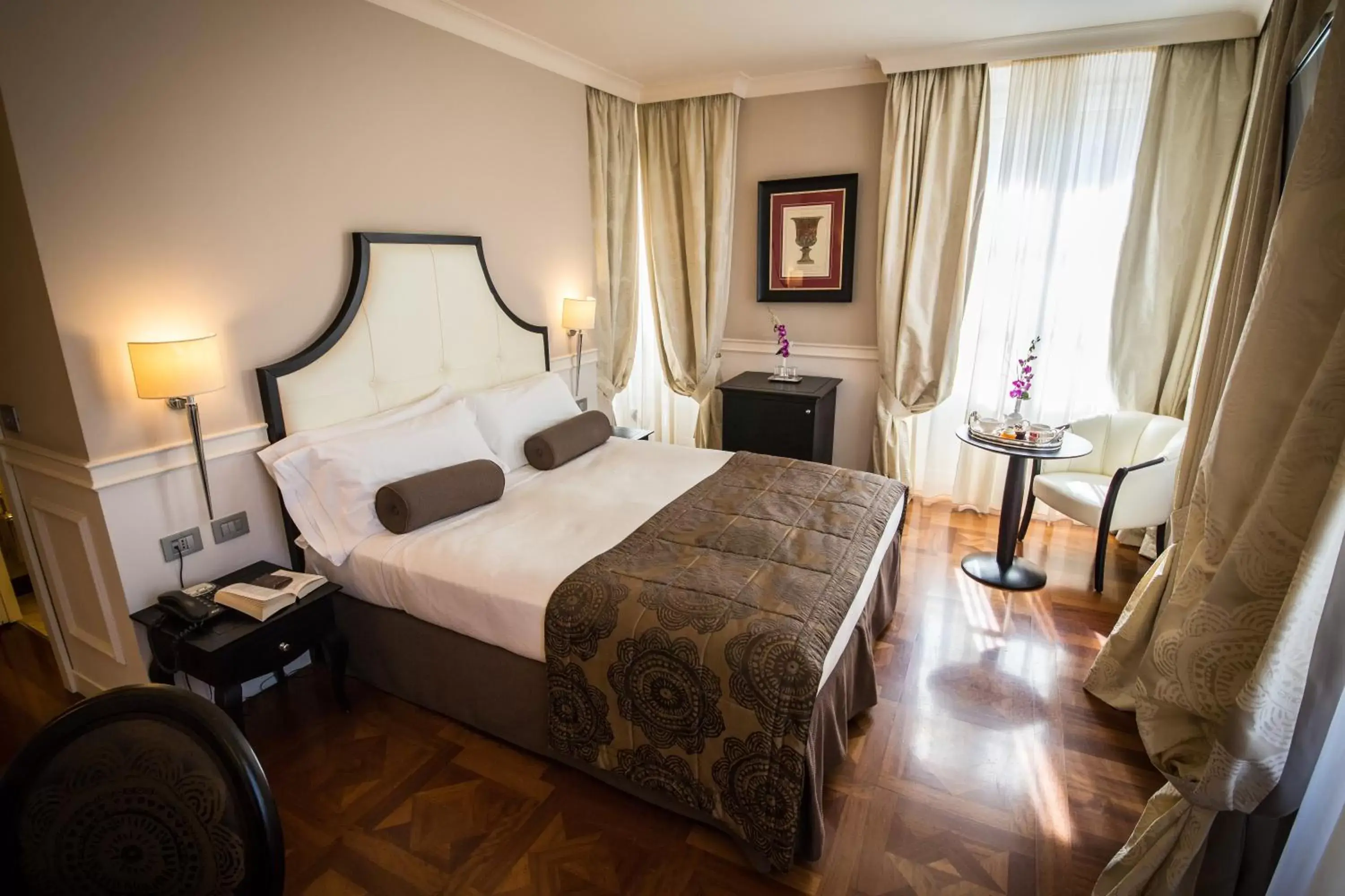 Superior Double Room in Victoria Hotel Letterario