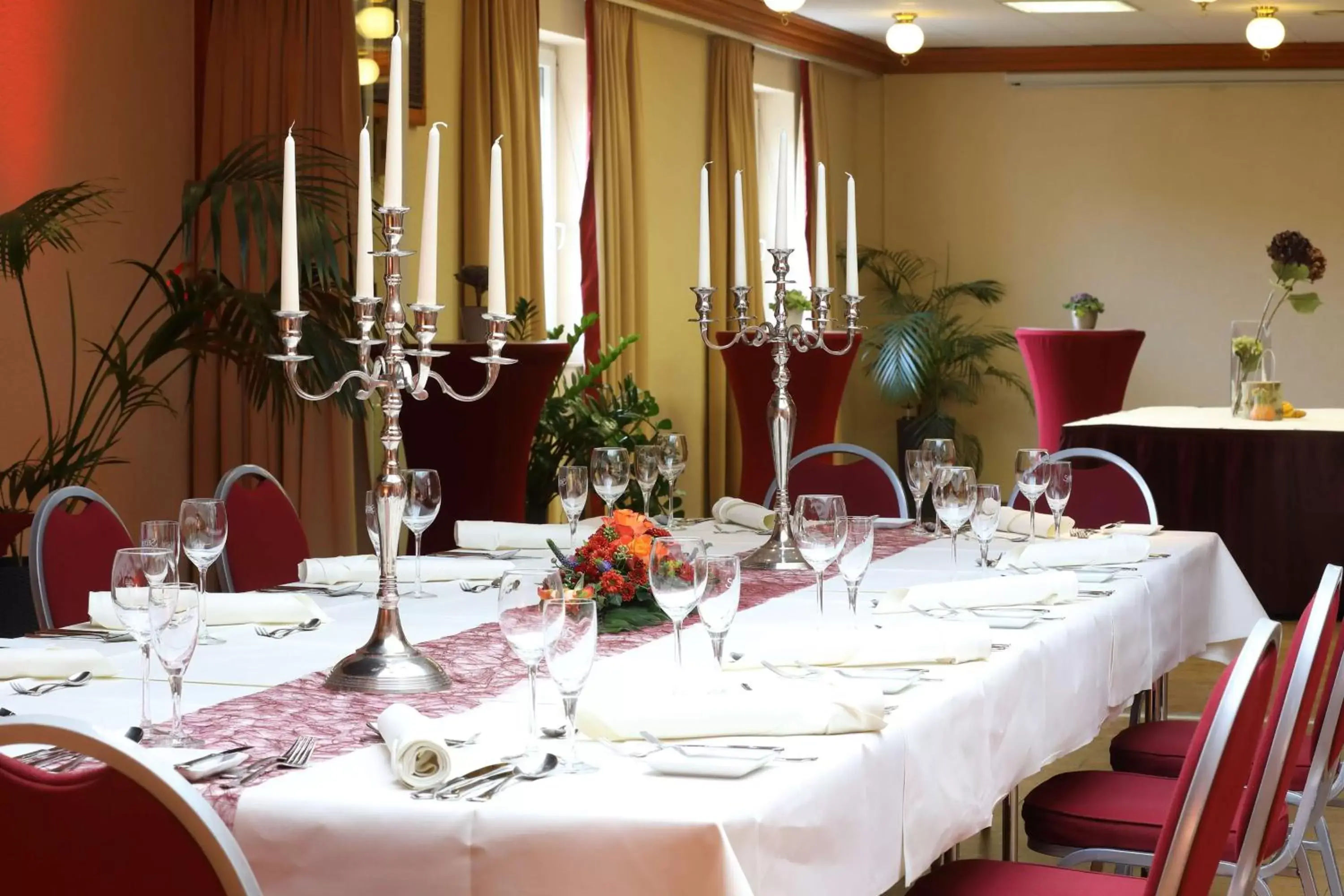 On site, Restaurant/Places to Eat in Best Western Hotel Rosenau