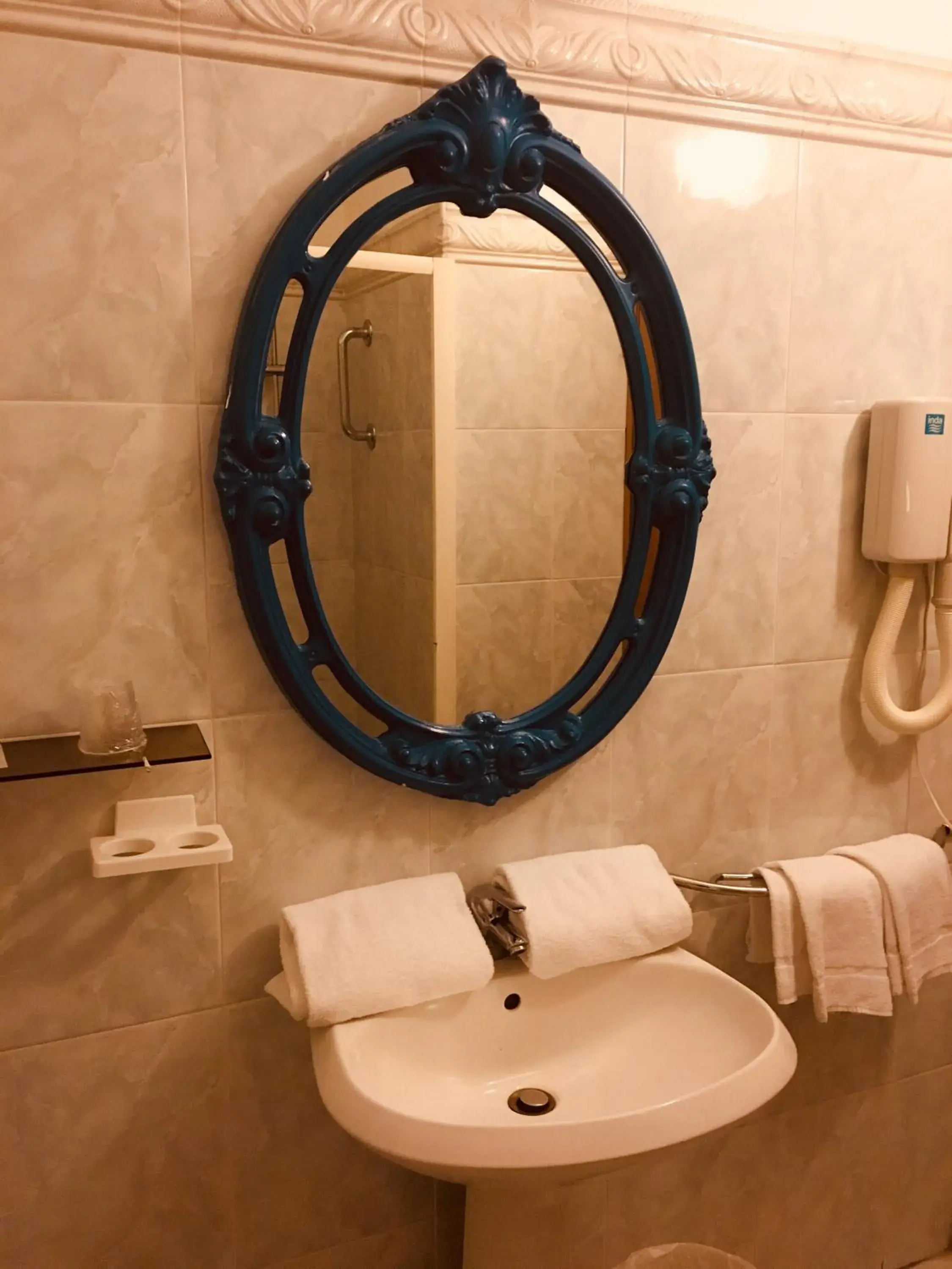 Bathroom in Hôtel Sampiero