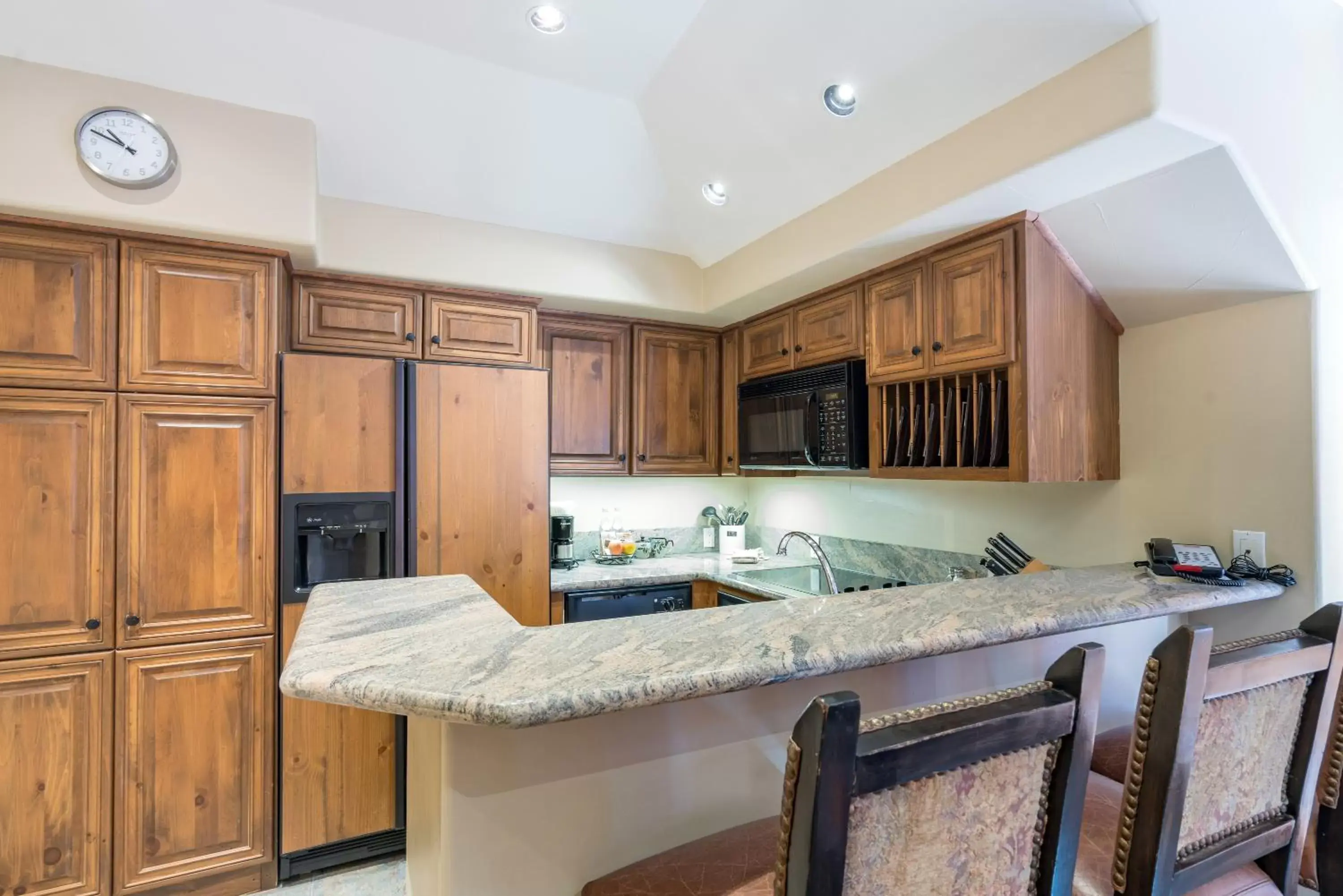 Kitchen/Kitchenette in Inn at Lost Creek