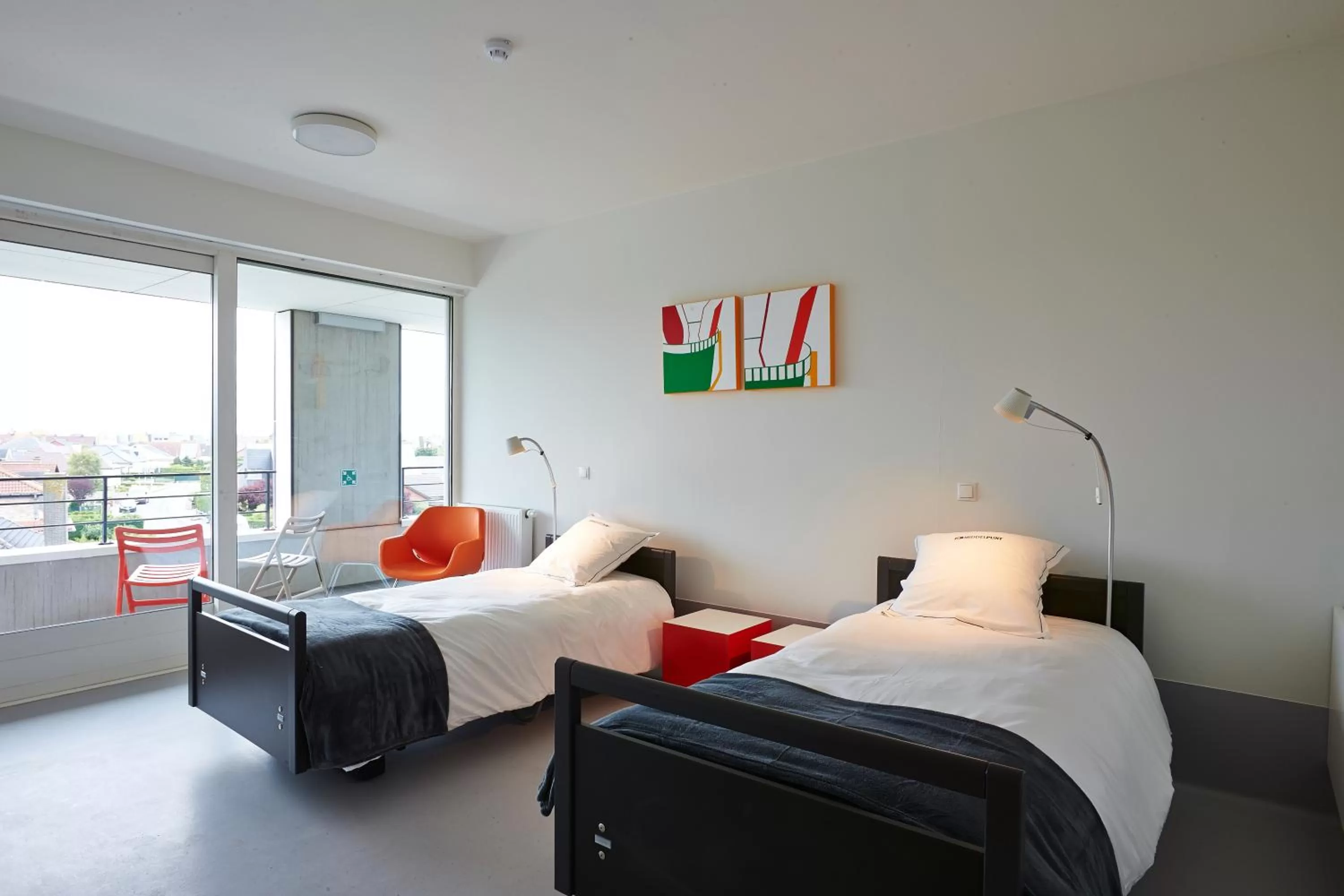 Bedroom, Bed in Hotel Middelpunt - Gratis Parking - Ontbijt inbegrepen! Nieuwjaarsbrunch 01 januari