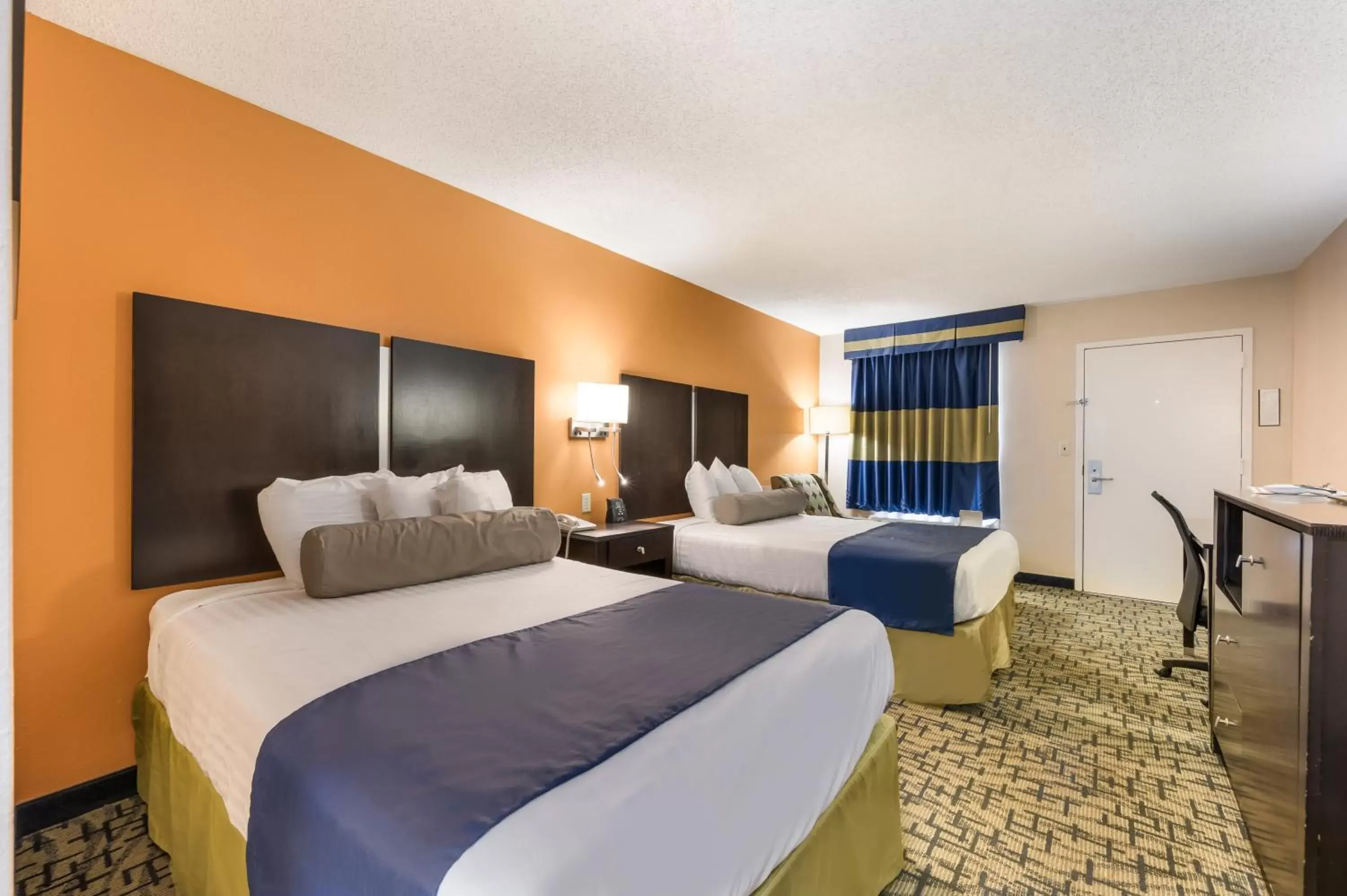 Bedroom, Bed in SureStay Hotel by Best Western Meridian