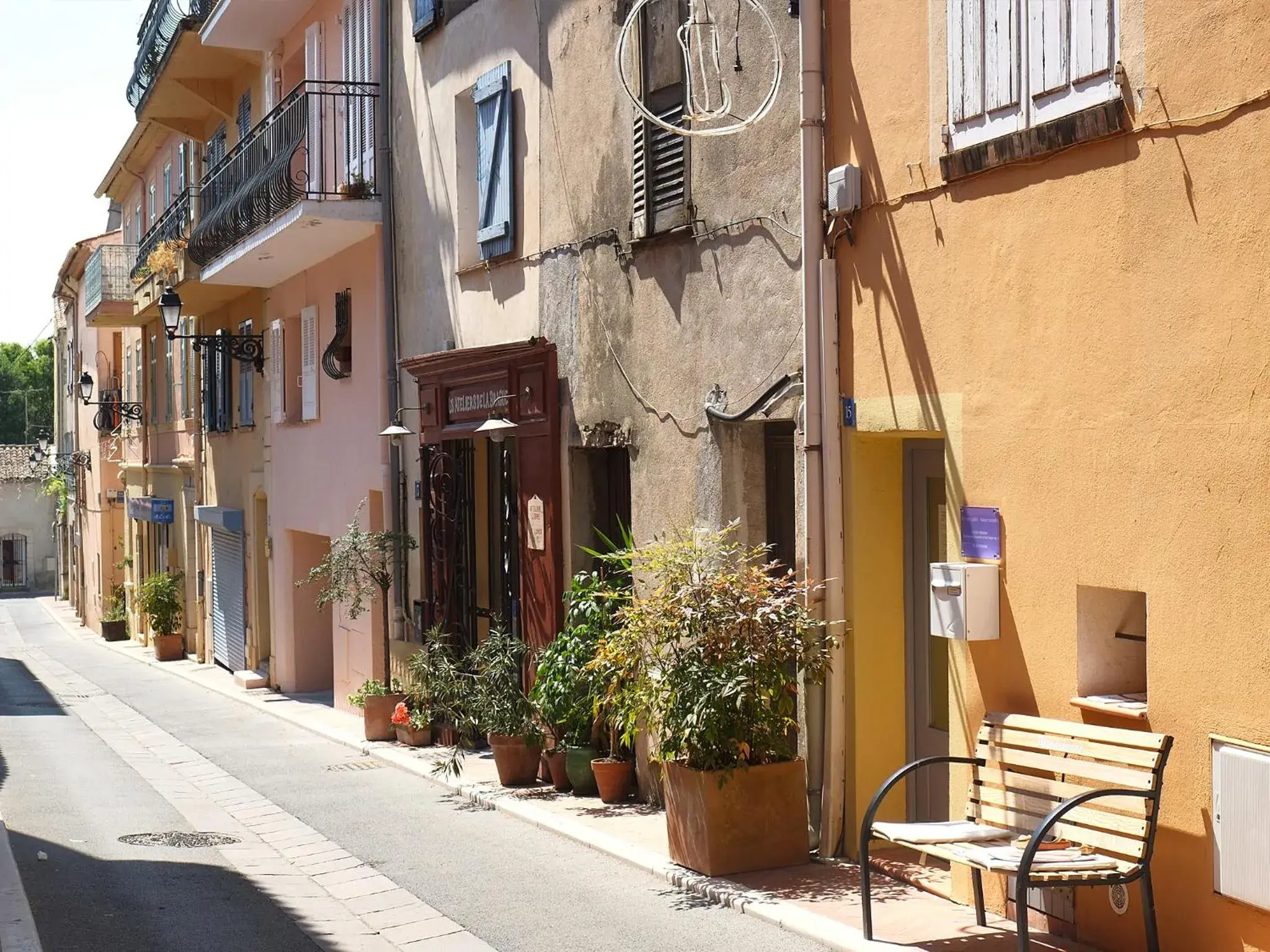Area and facilities, Neighborhood in Hôtel CasaBella